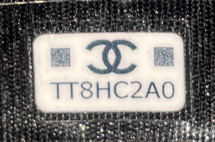 Timeless CC Card Holder Caviar - Image 6