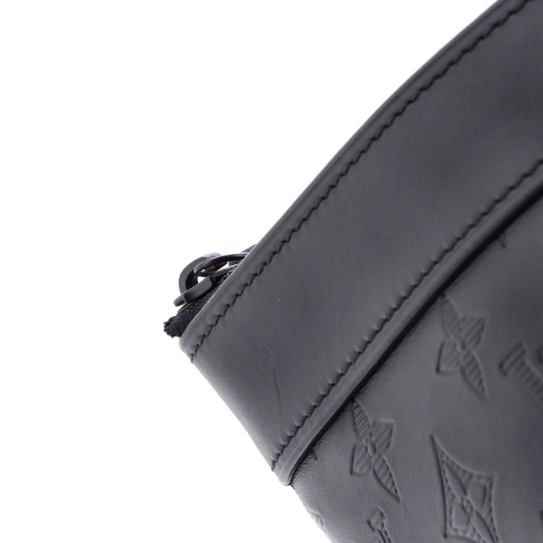 Discovery Pochette Monogram Shadow Leather GM - Image 6