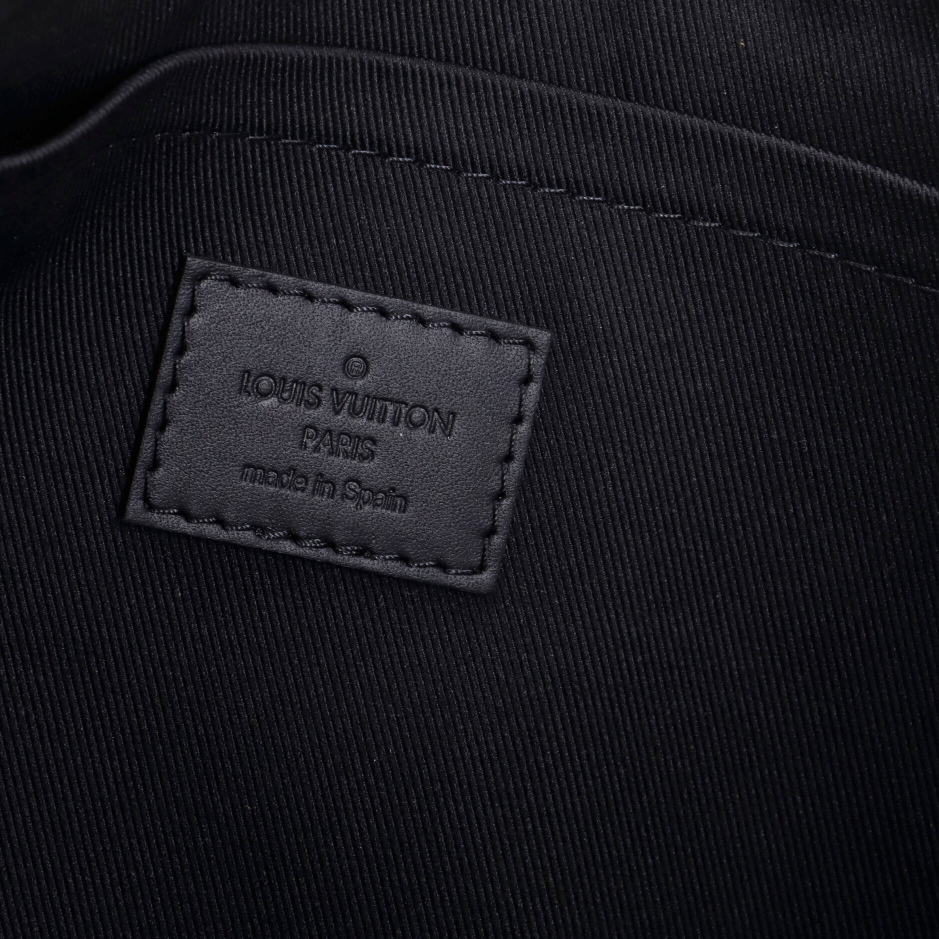 Discovery Pochette Monogram Shadow Leather GM - Image 7
