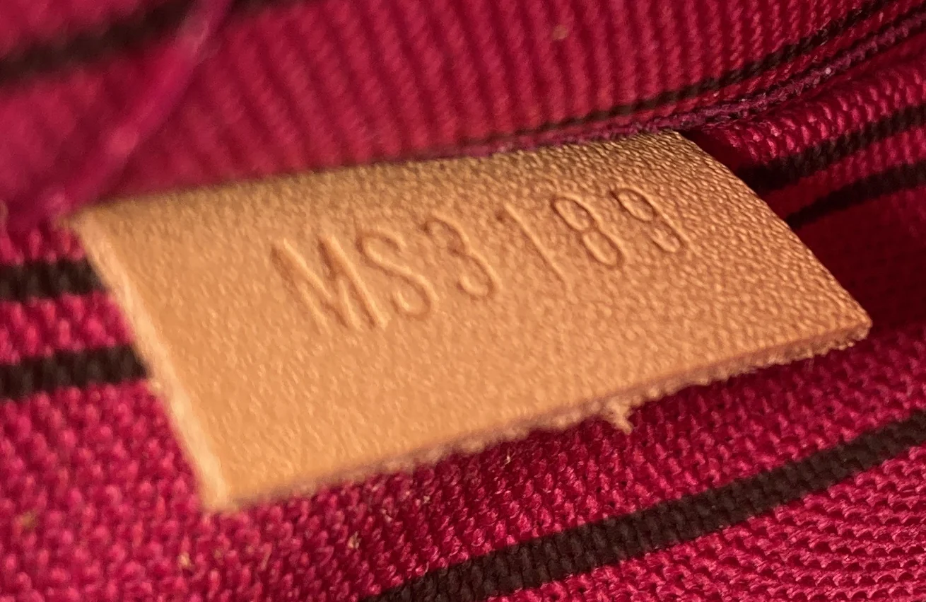 Neverfull Pochette Monogram Canvas Small - Image 9