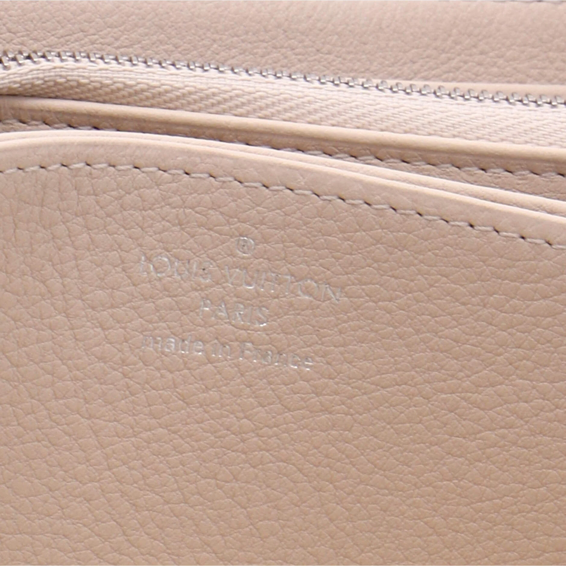 Zippy Wallet Mahina Leather - Image 6