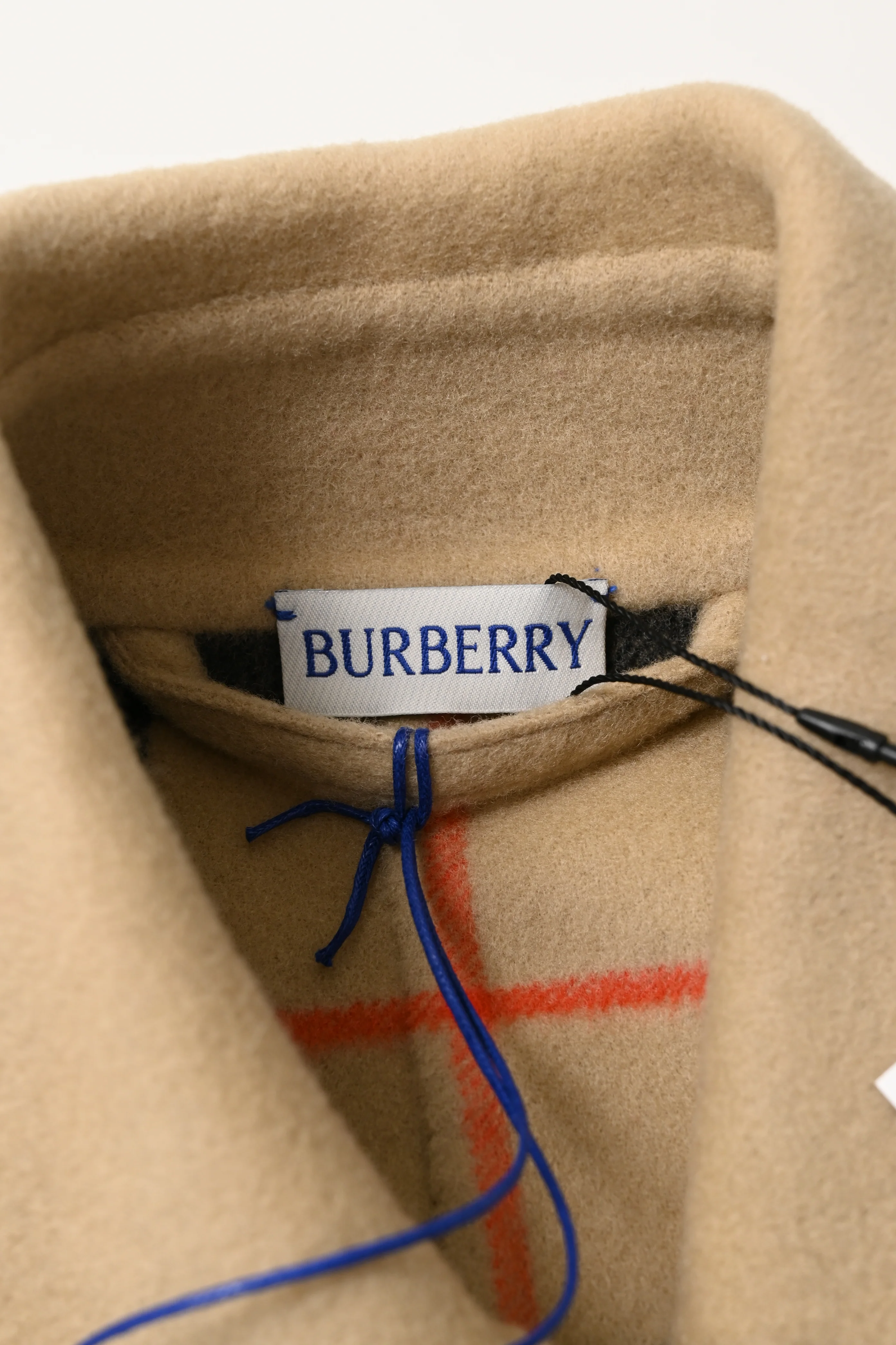 Women's Burberry Single-Breasted Jacket in Beige Wool - Image 6