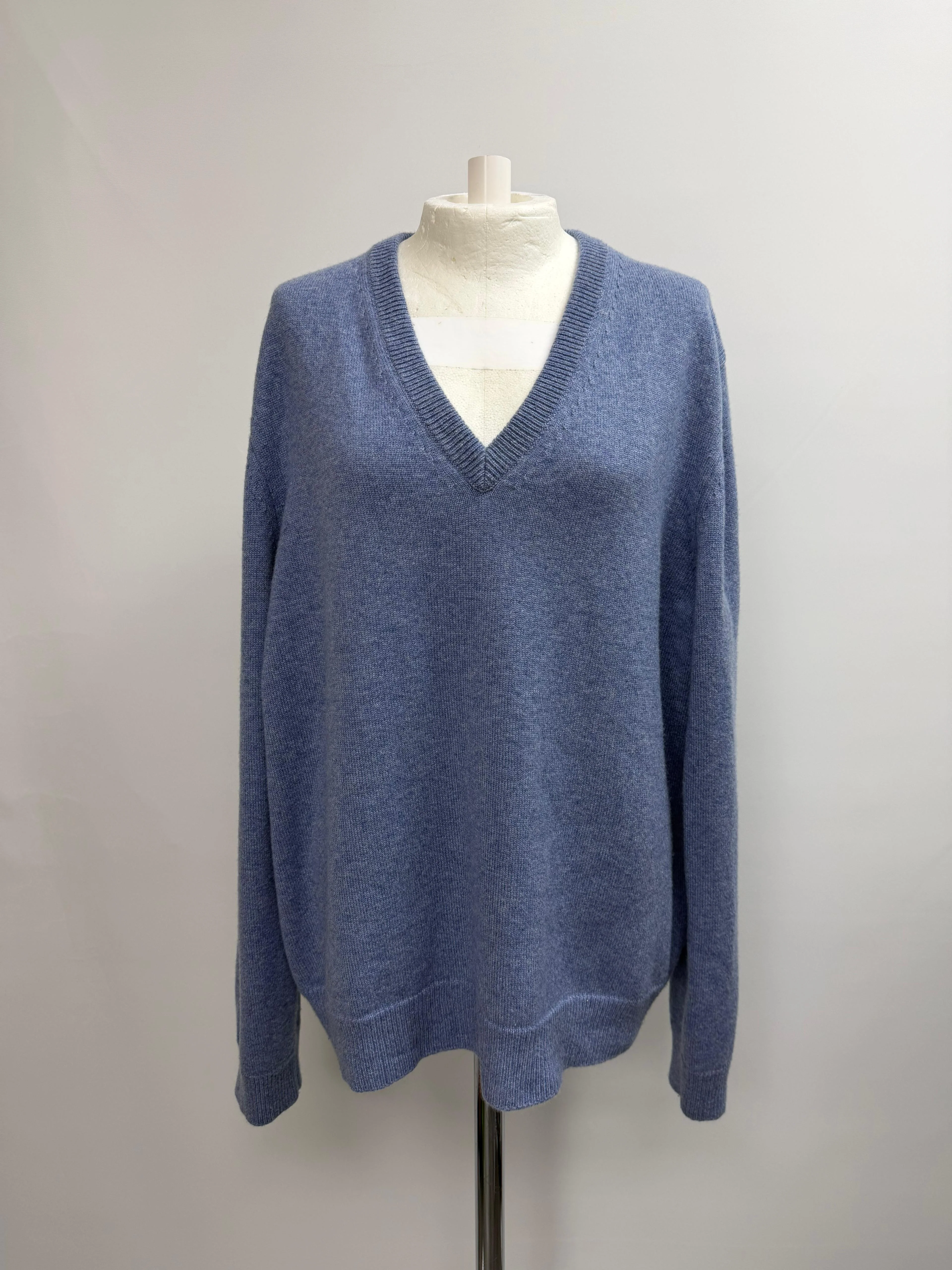 Men's Celine V-Neck Sweater in Blue Cashmere - Image 6