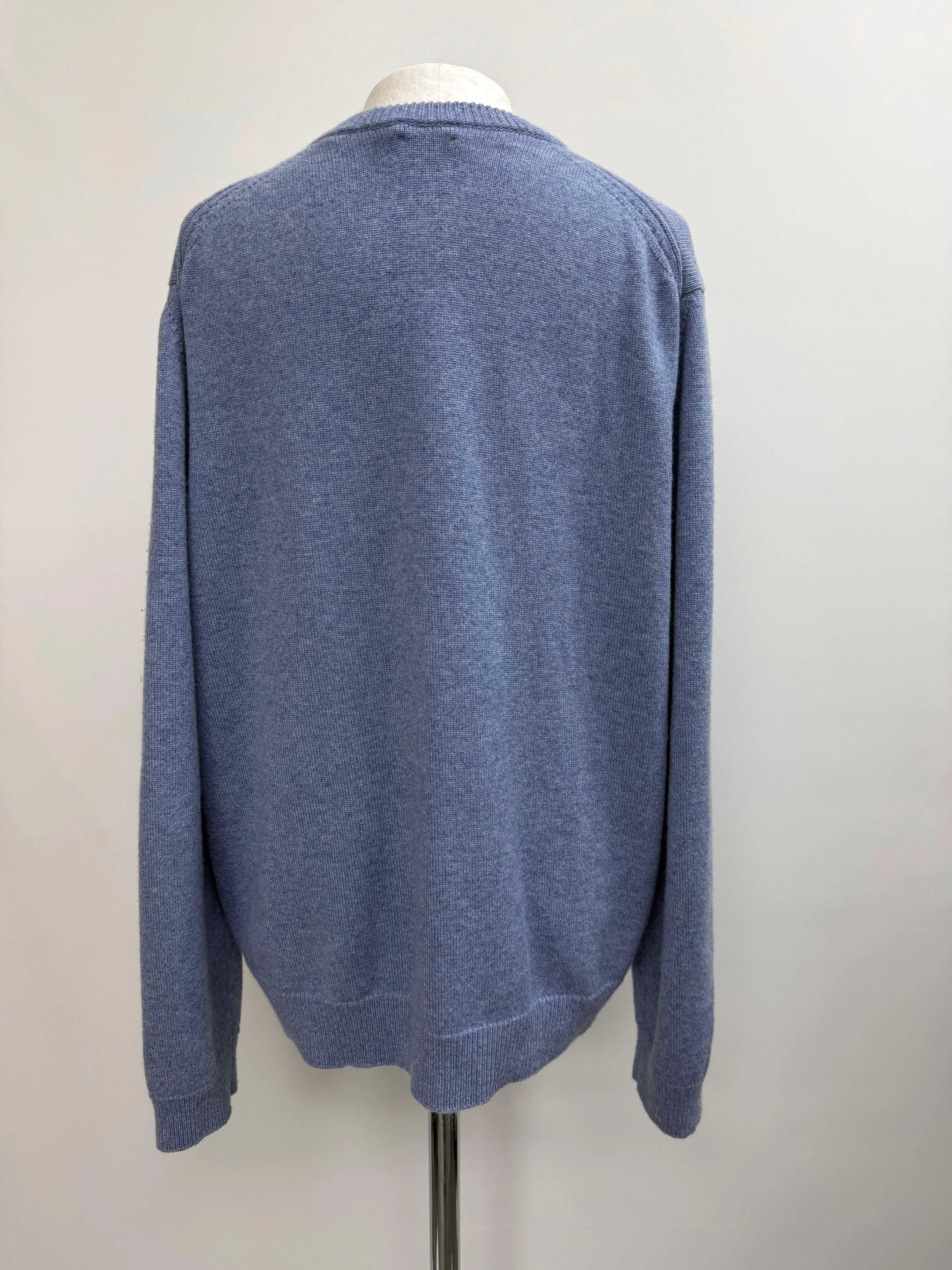 Men's Celine V-Neck Sweater in Blue Cashmere - Image 8