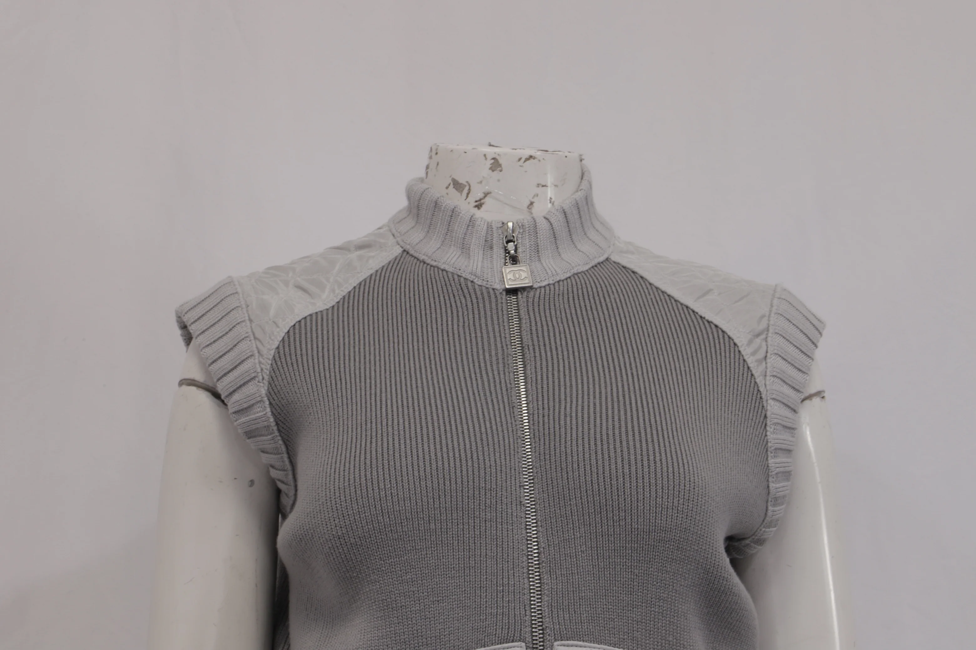 Women's Chanel Sports Knit Quilted Vest in Grey Wool - Image 10