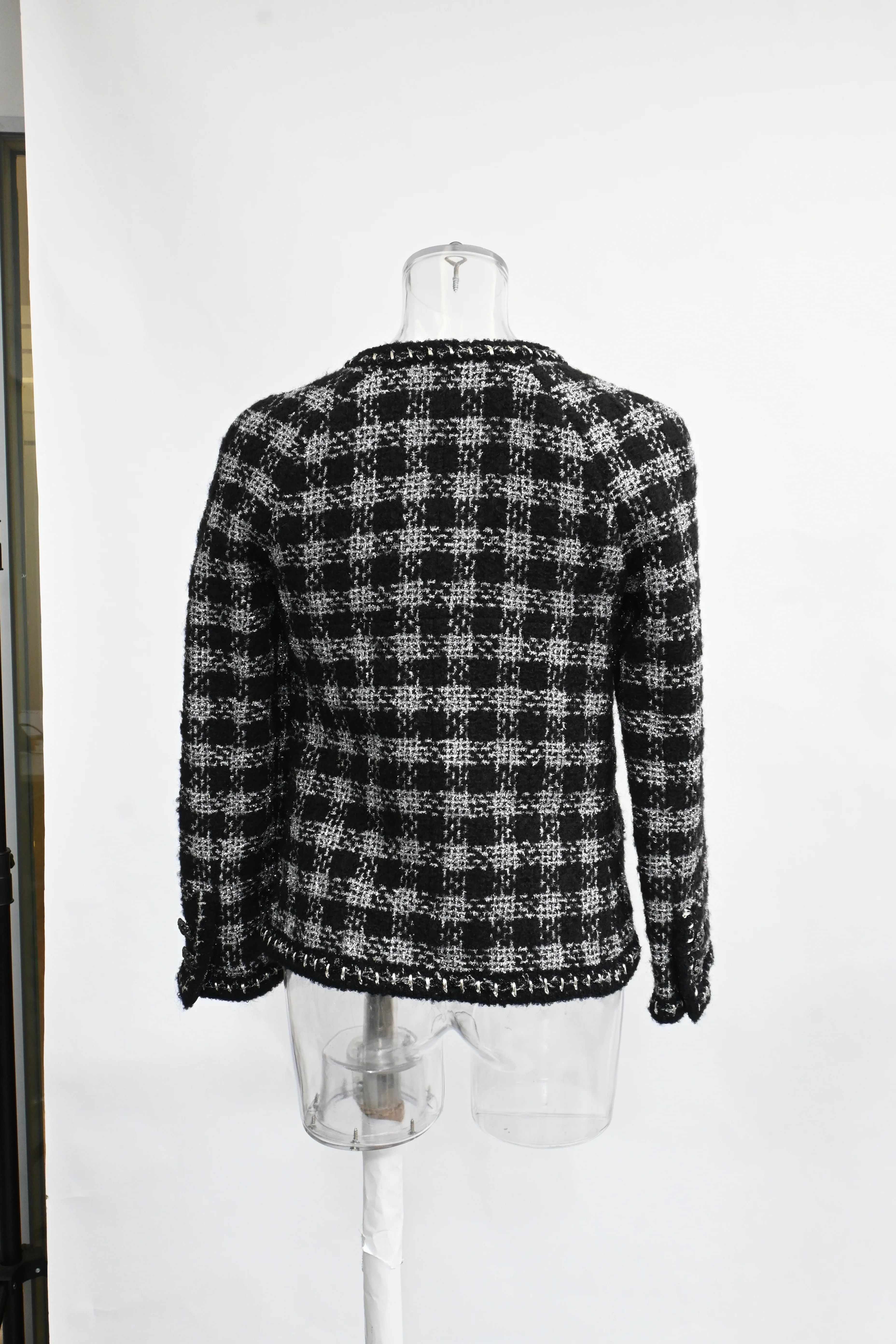 Women's Chanel Tweed Zip-Up Jacket in Black and White Wool - Image 8