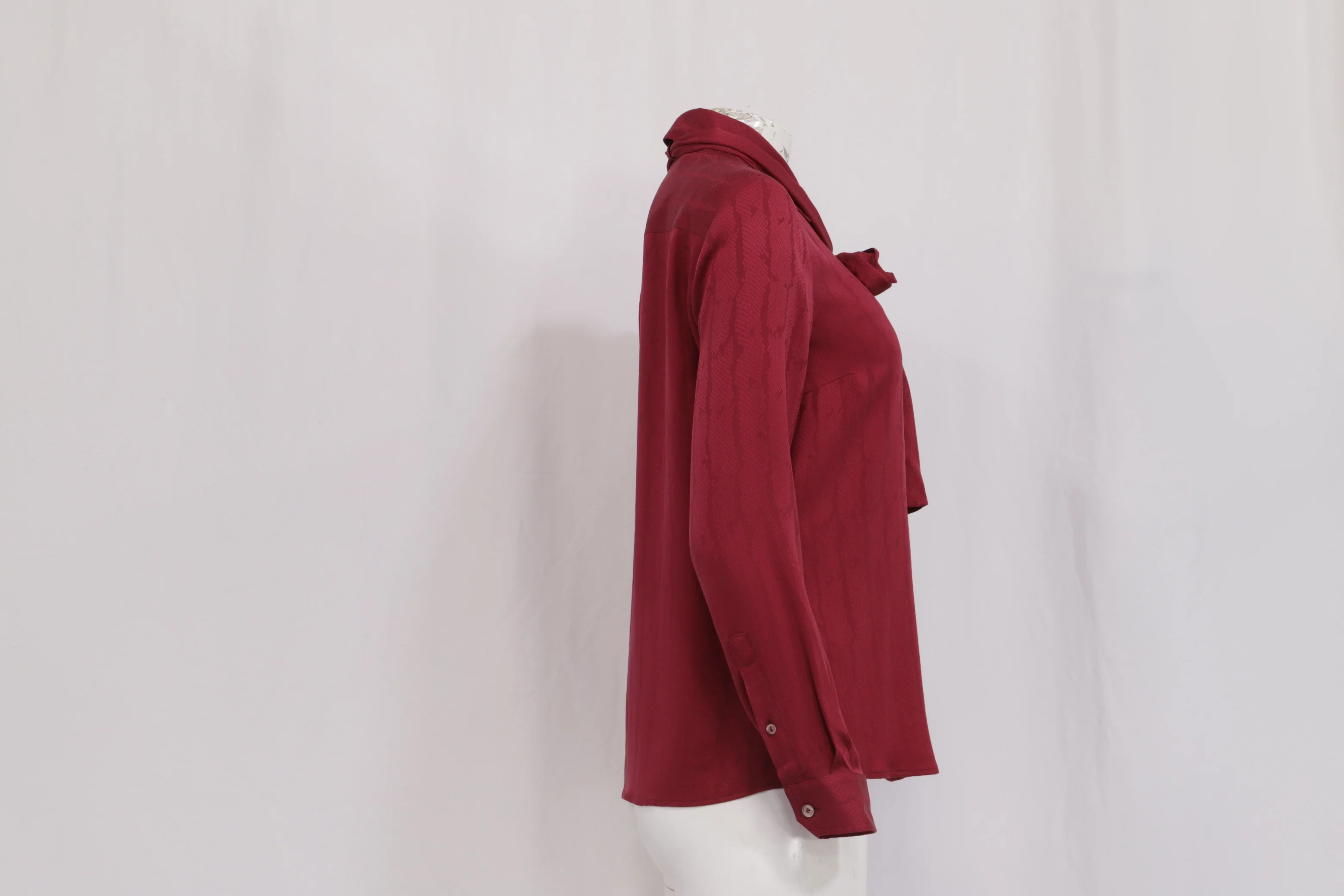 Women's Gucci Textured Tie-Neck Blouse in Burgundy Silk - Image 9