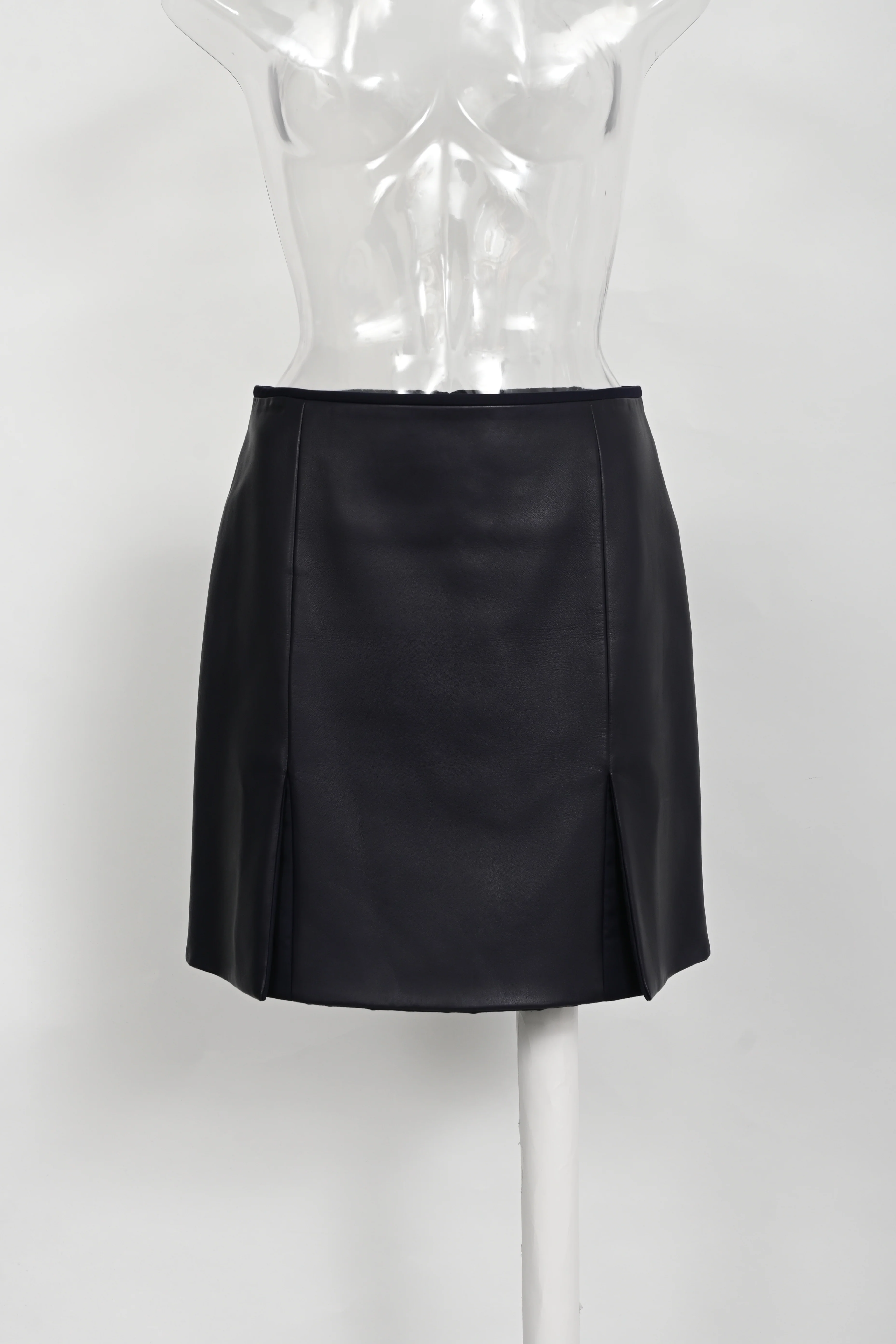 Women's Hermès Mini Skirt in Black Leather - Image 5