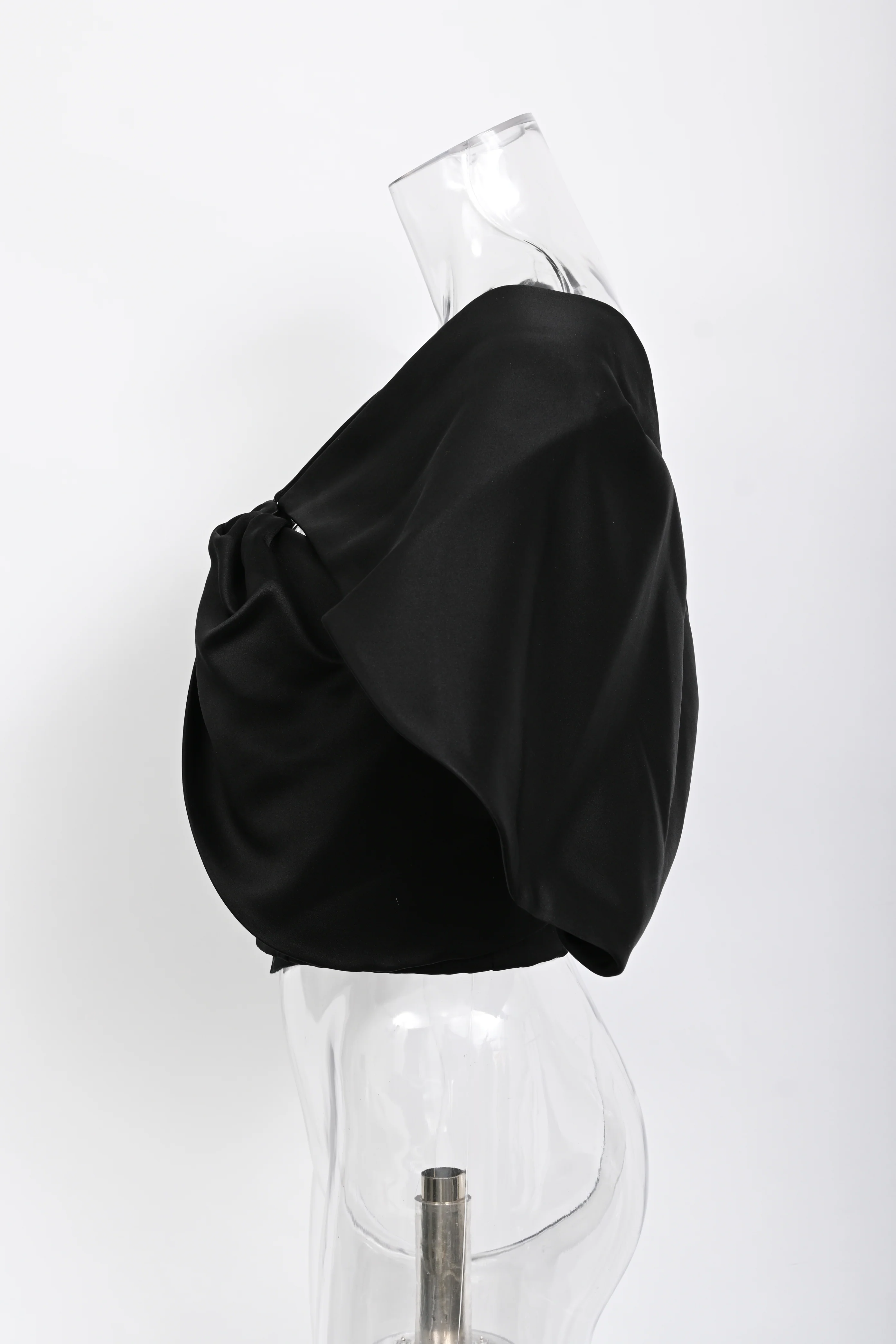Women's Louis Vuitton Crop Top in Black Silk - Image 8