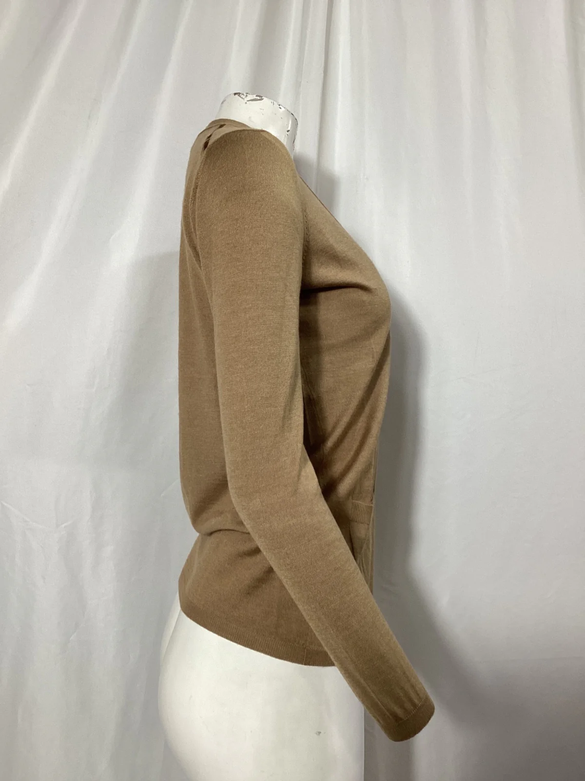 Women's Saint Laurent V-neck Cardigan in Beige Cashmere - Image 8