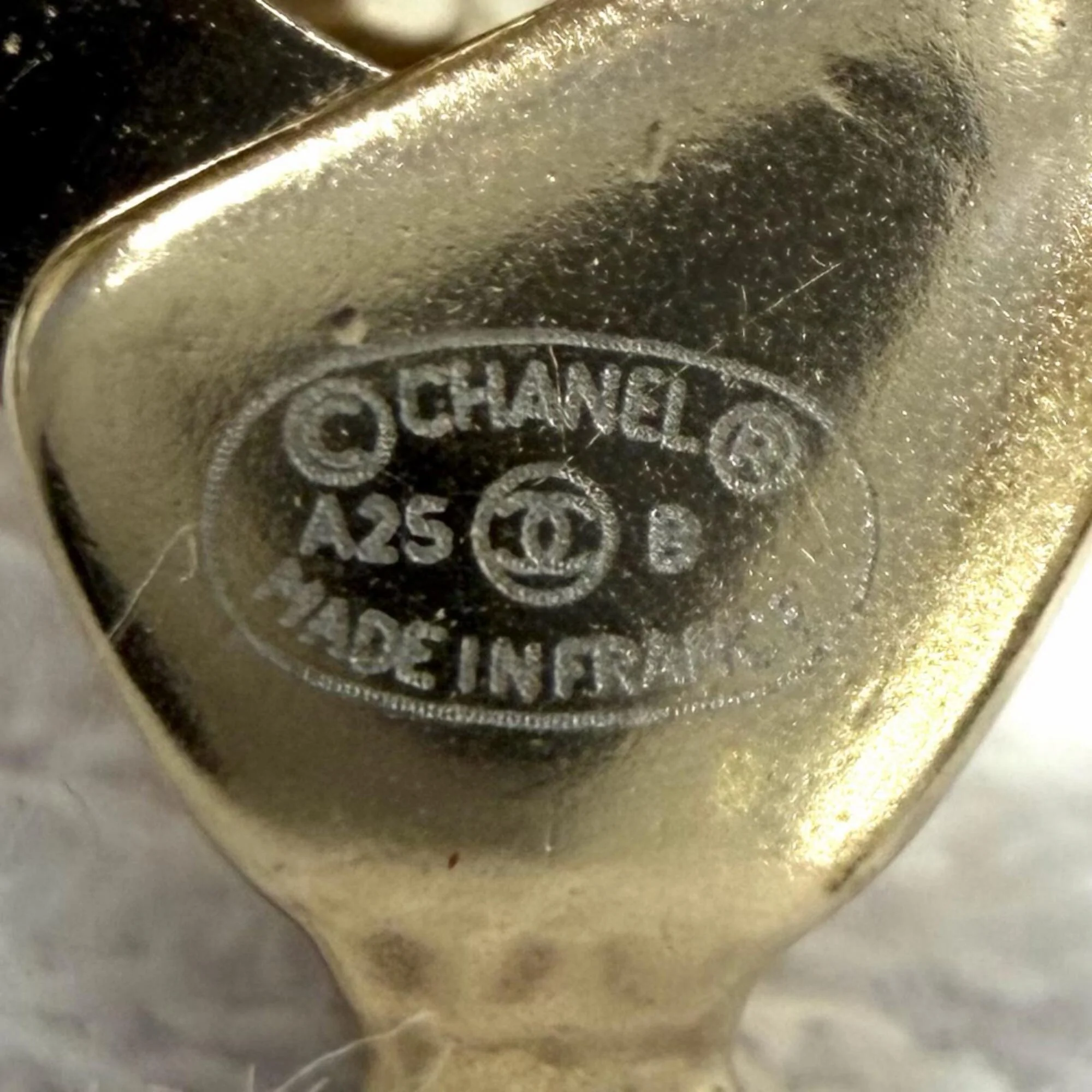 CC Logo Bracelet Metal - Image 9