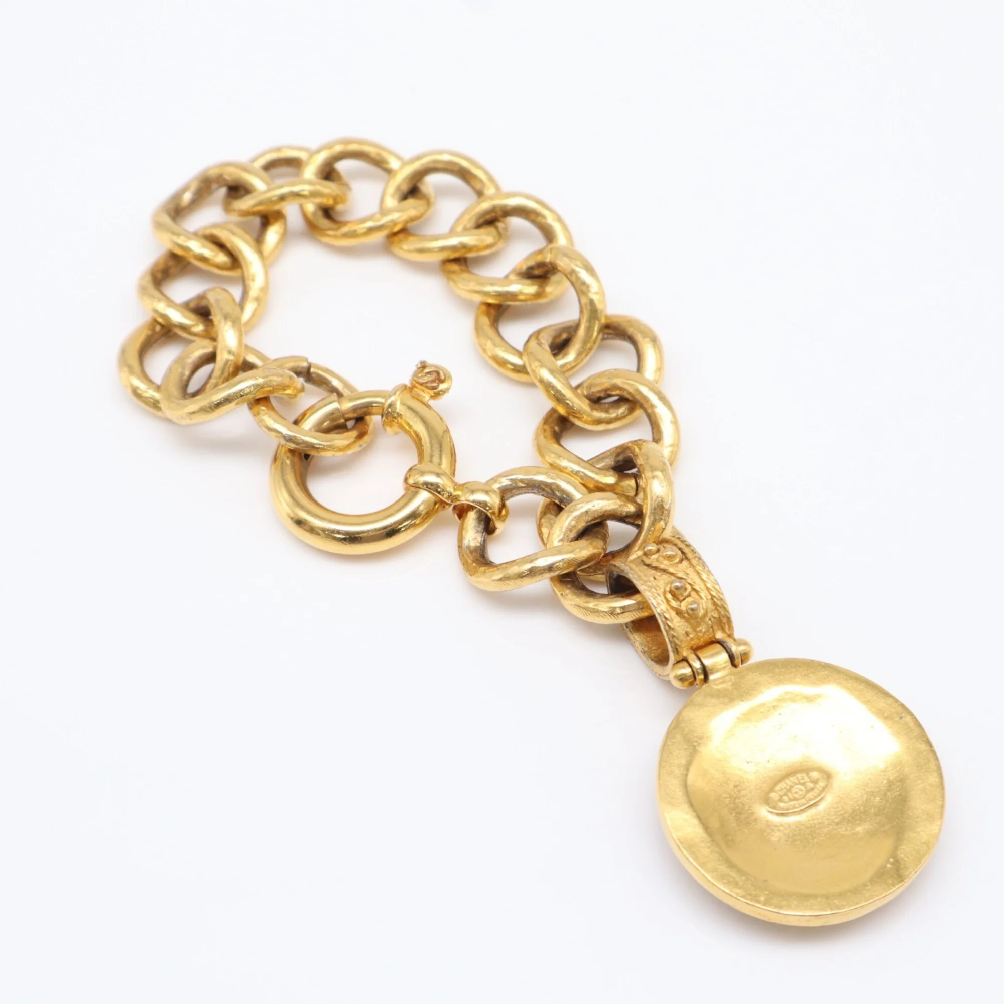 CC Logo Bracelet Metal - Image 2