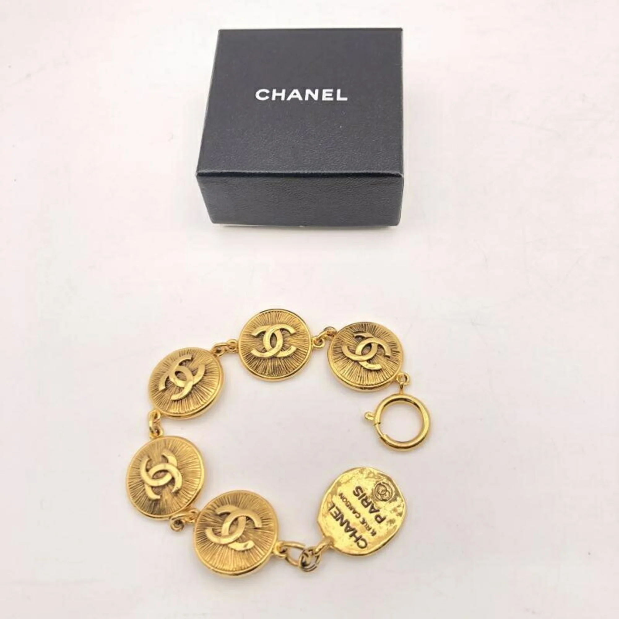 CC Logo Bracelet Metal - Image 7