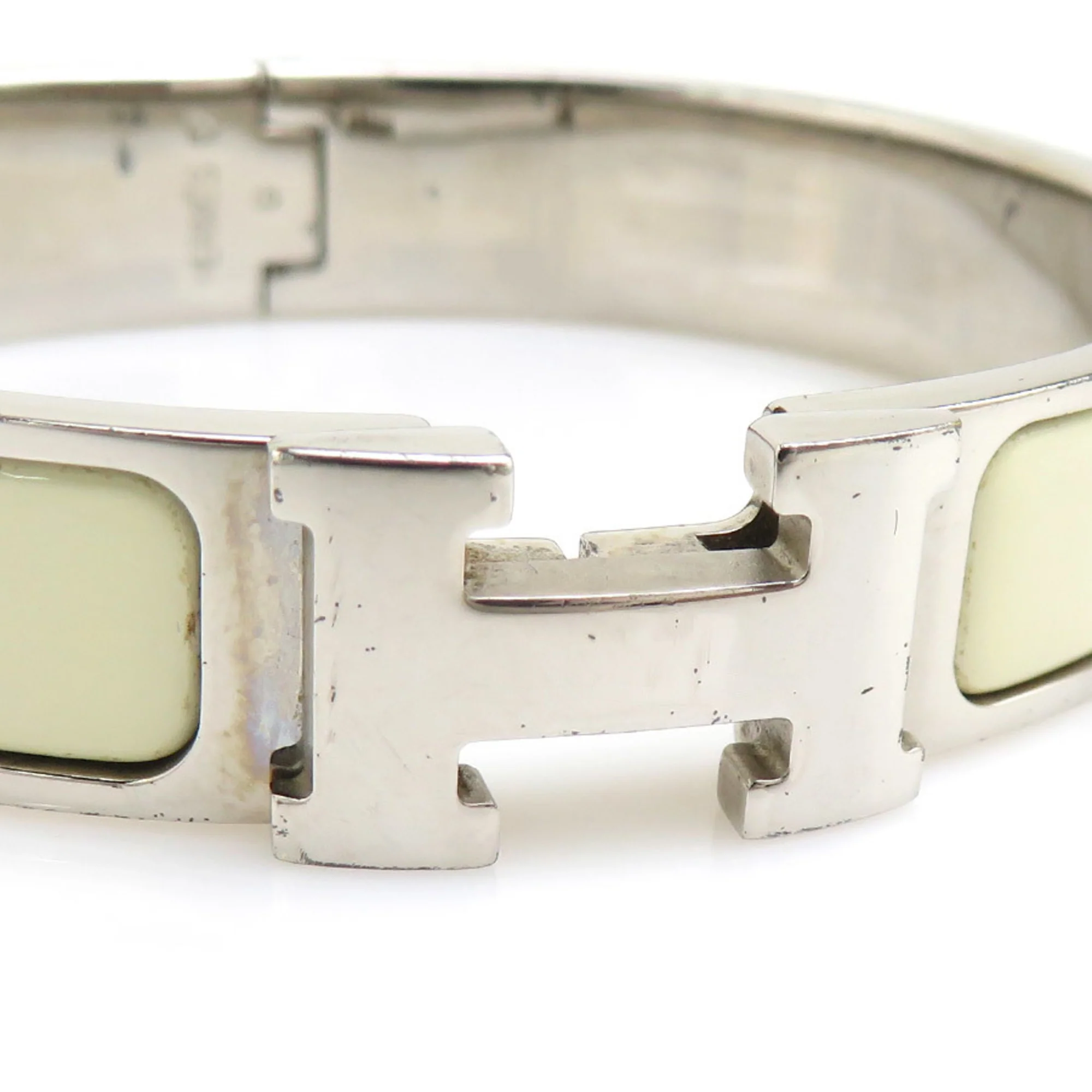 Clic Clack Bracelet Enamel and Metal Off-White and Silver - Image 7