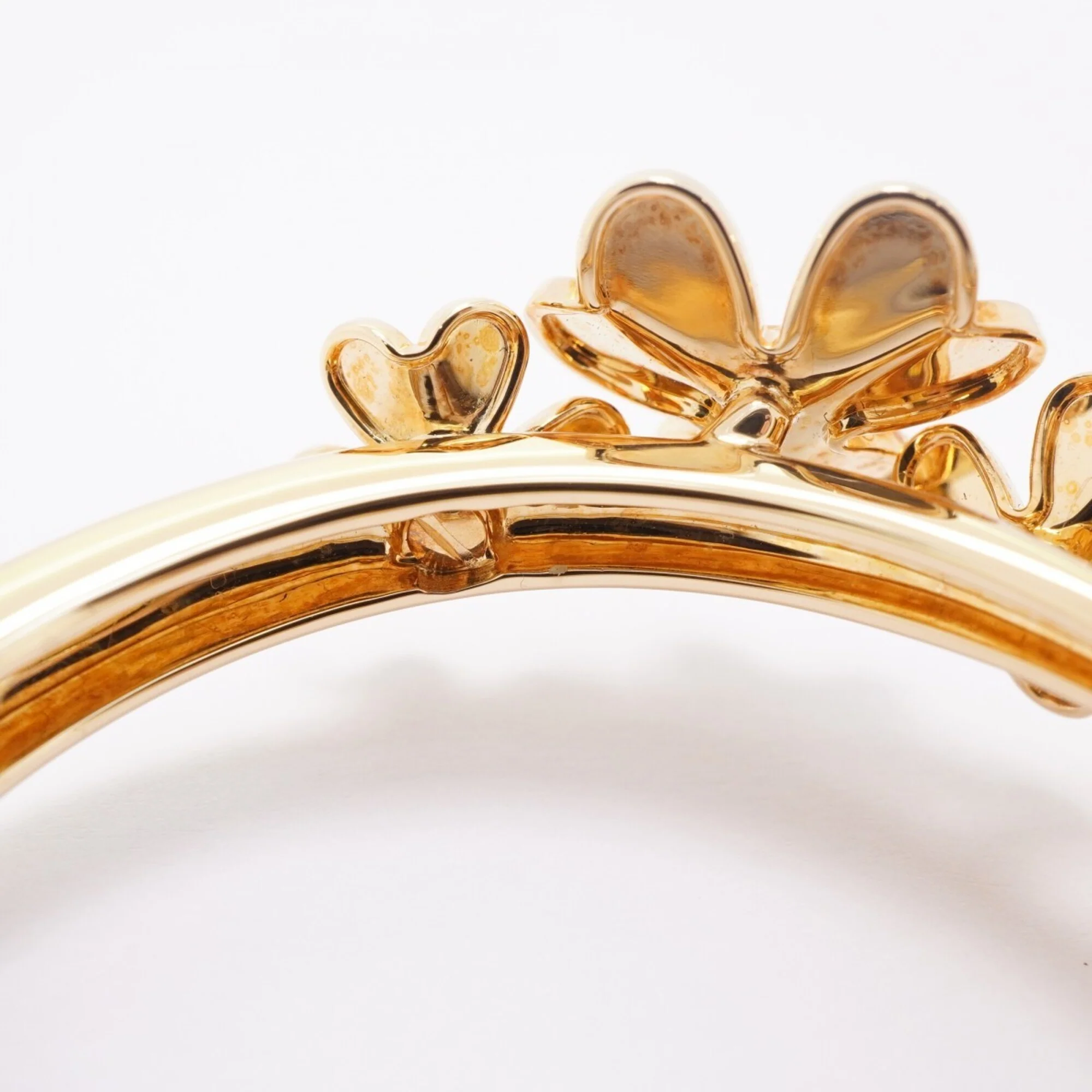 Frivole Bangle 18K Yellow Gold with Diamond Bracelet - Image 9