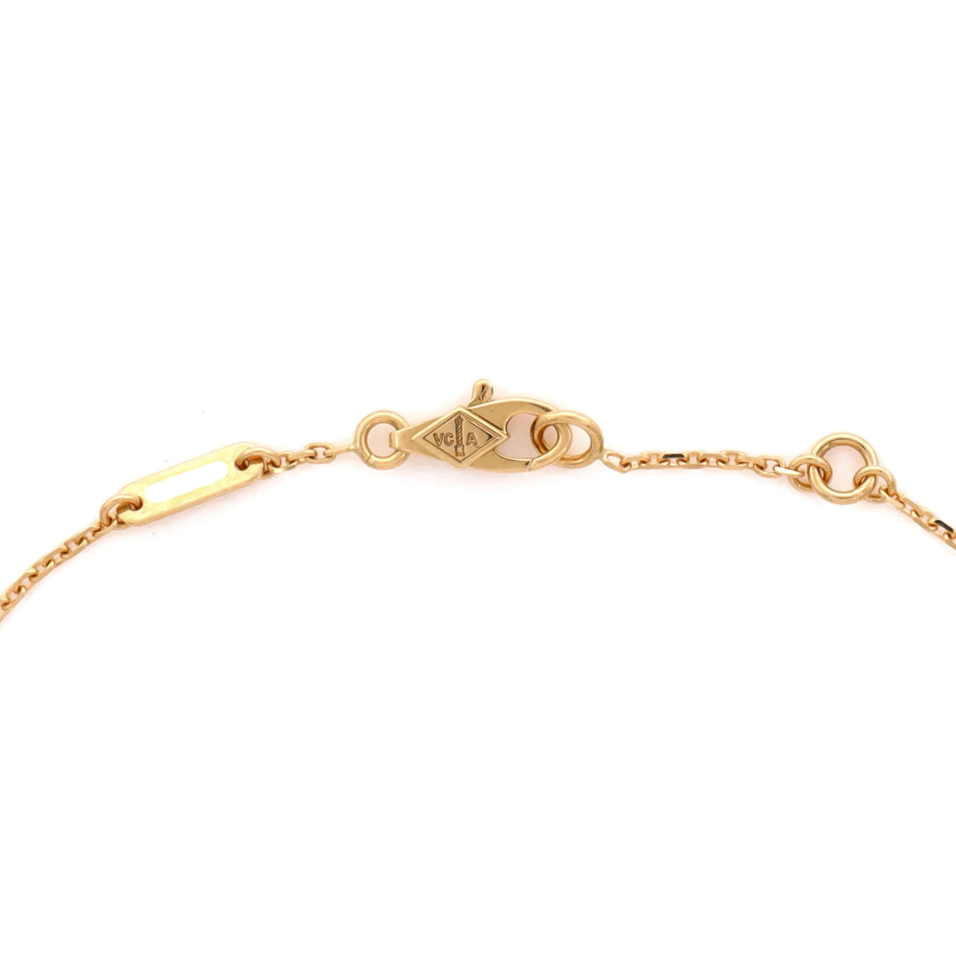 Sweet Alhambra Bracelet 18K Yellow Gold and Mother of Pearl - Image 4