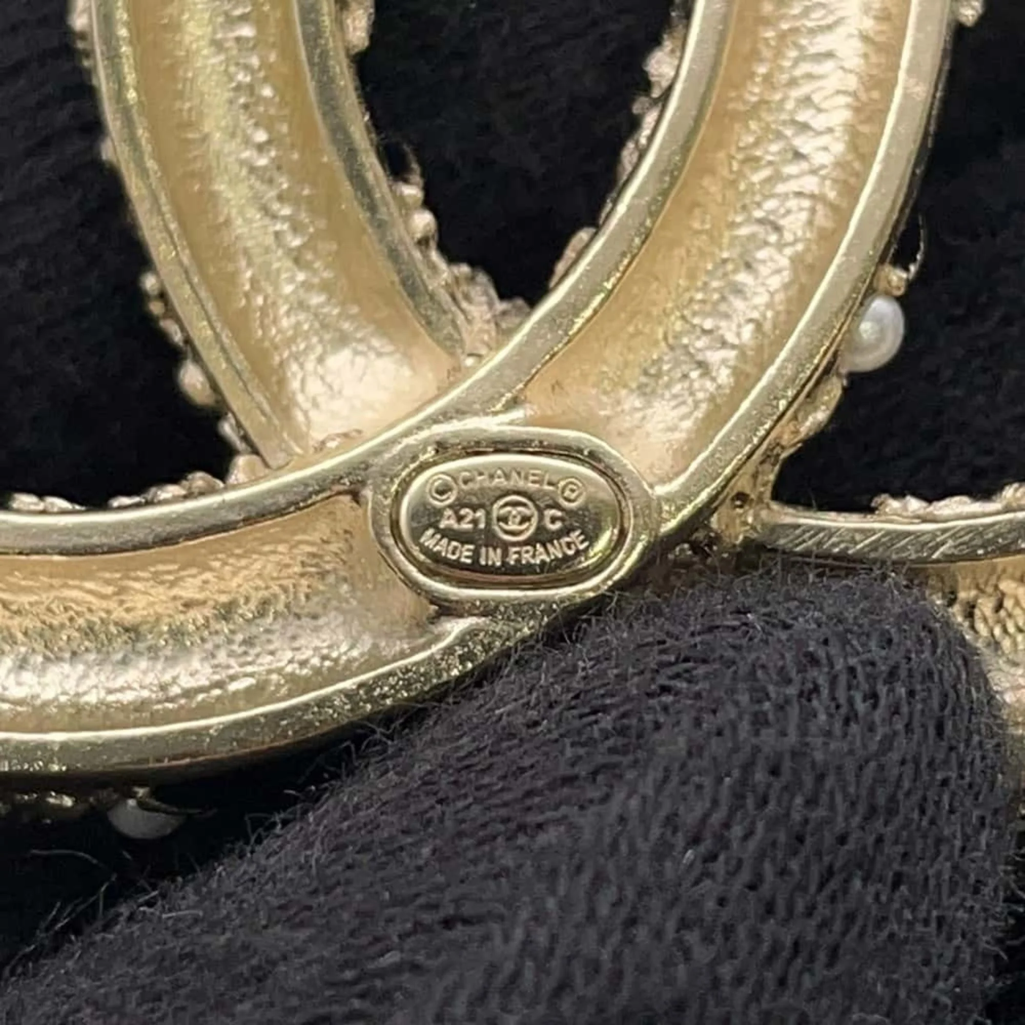 CC Logo Brooch Gold-Tone Metal - Image 7