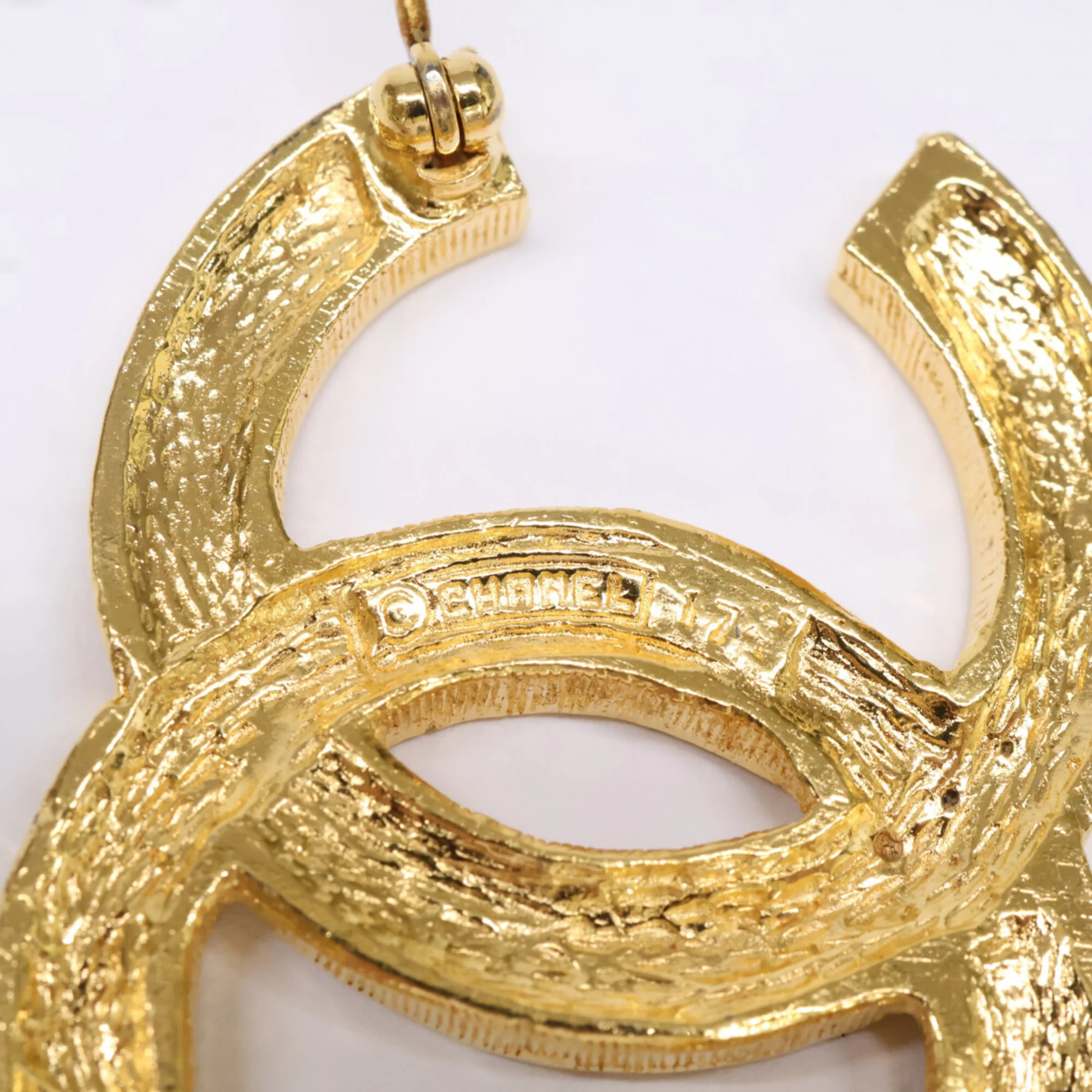CC Logo Brooch Gold-Tone Metal - Image 8