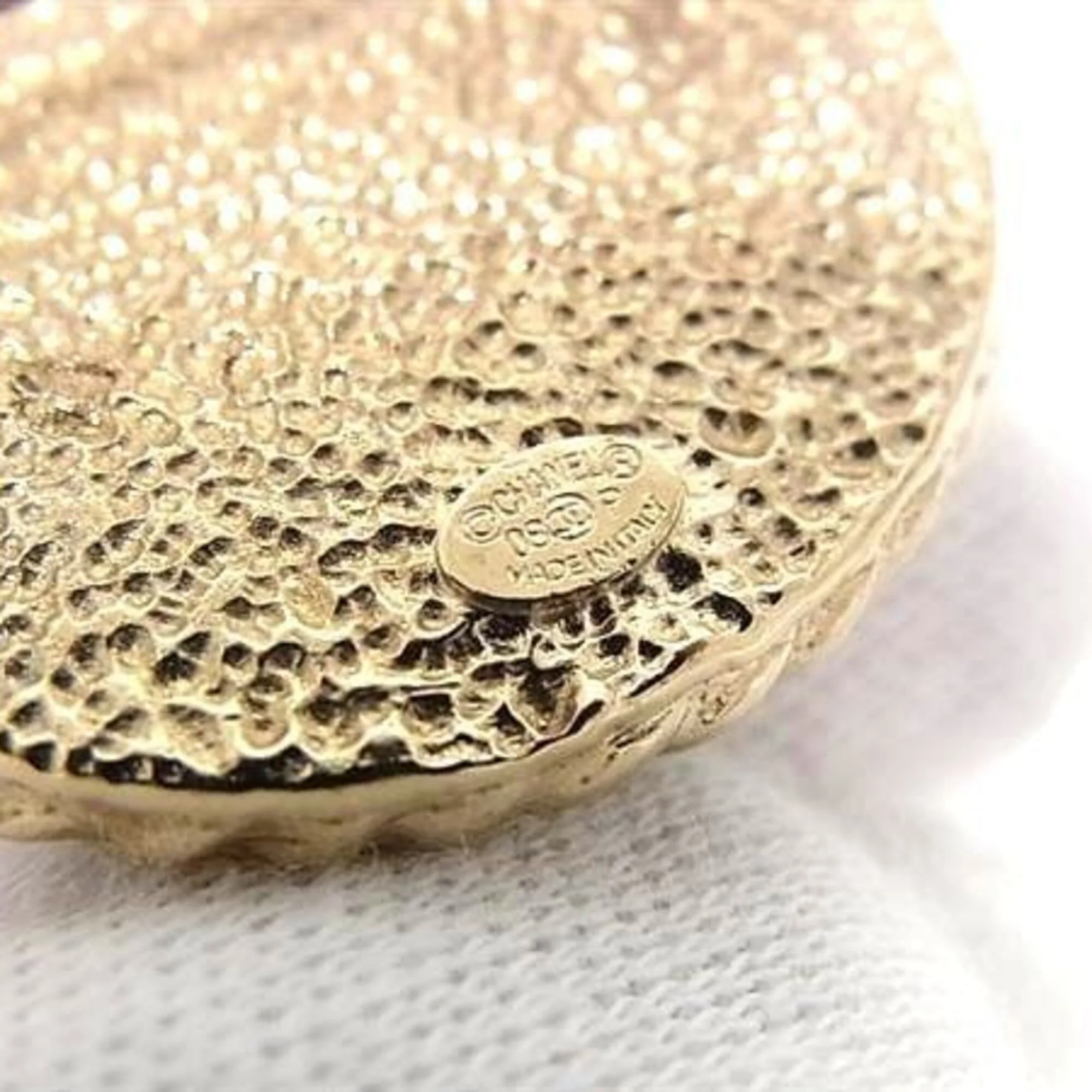 CC Logo Brooch Gold-Tone Metal - Image 4