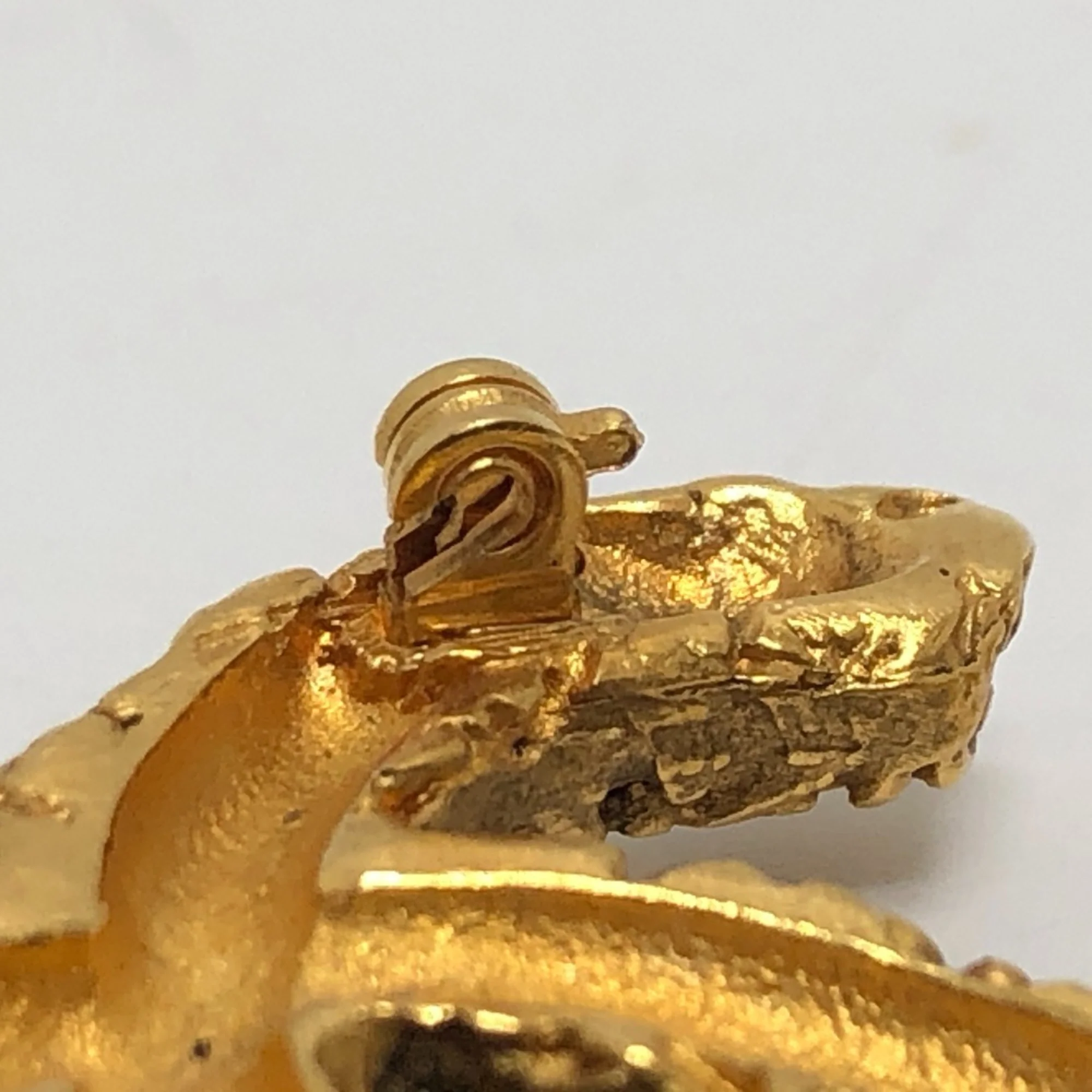 CC Logo Brooch Gold-Tone Metal - Image 9