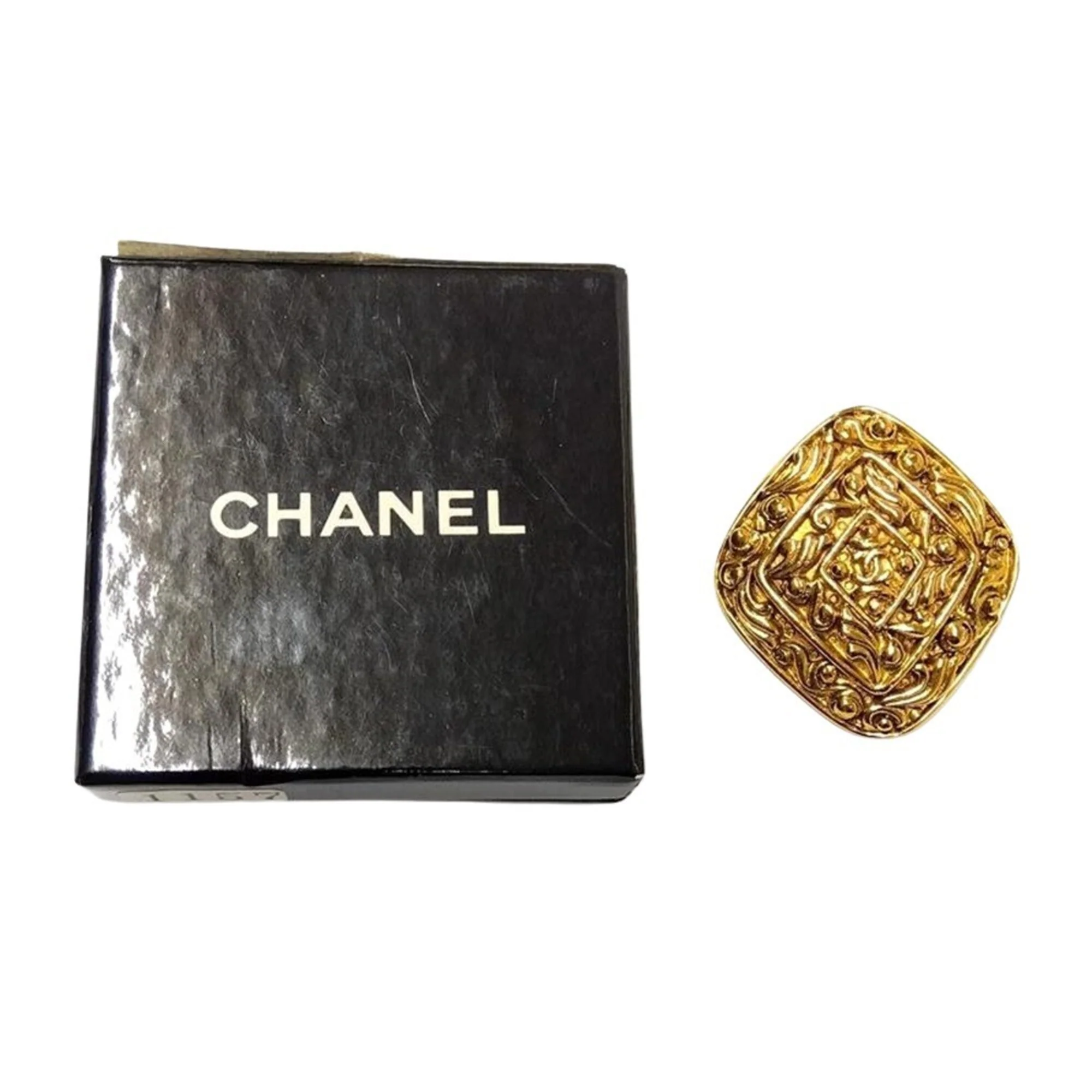 CC Logo Brooch Metal - Image 5