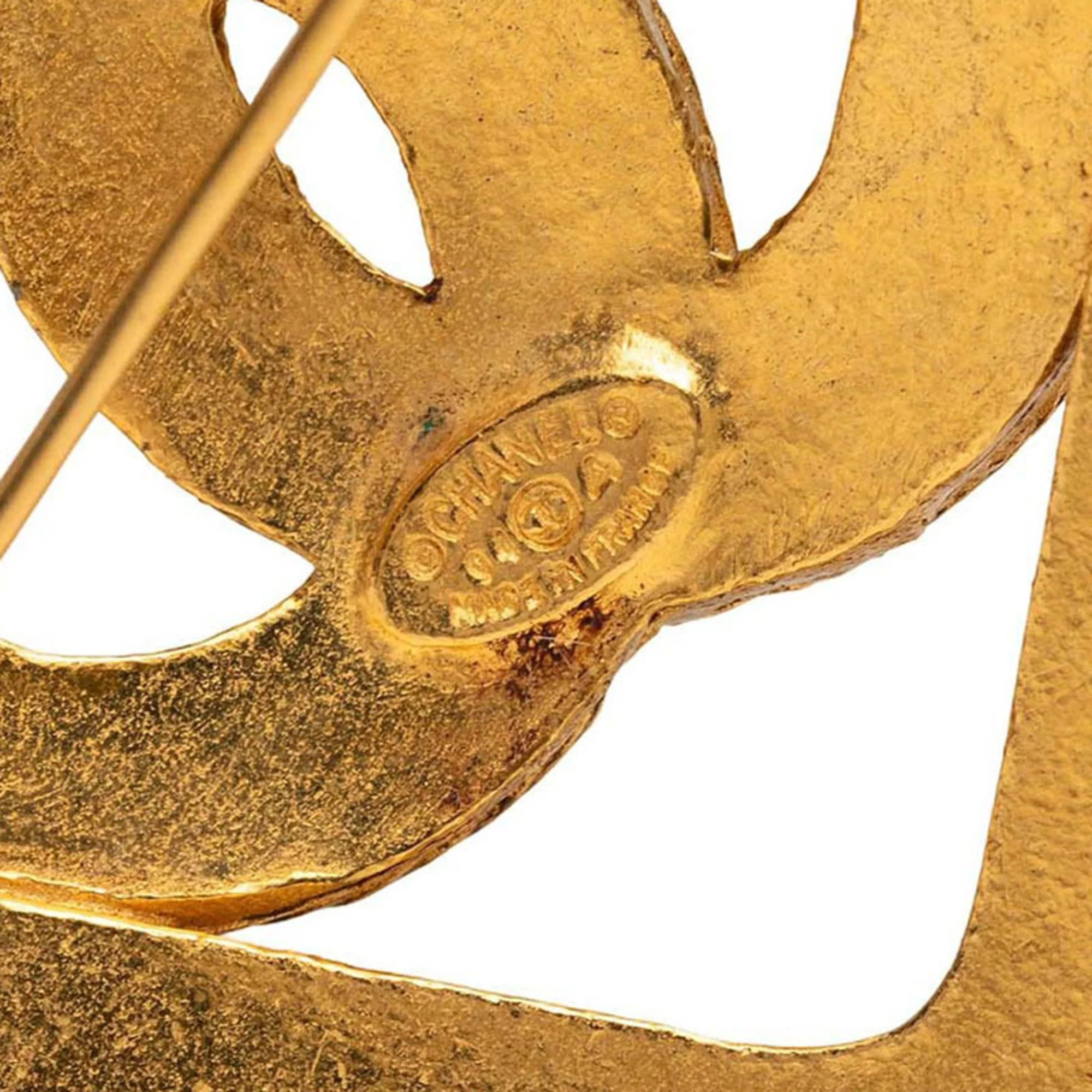 CC Logo Brooch Metal - Image 3