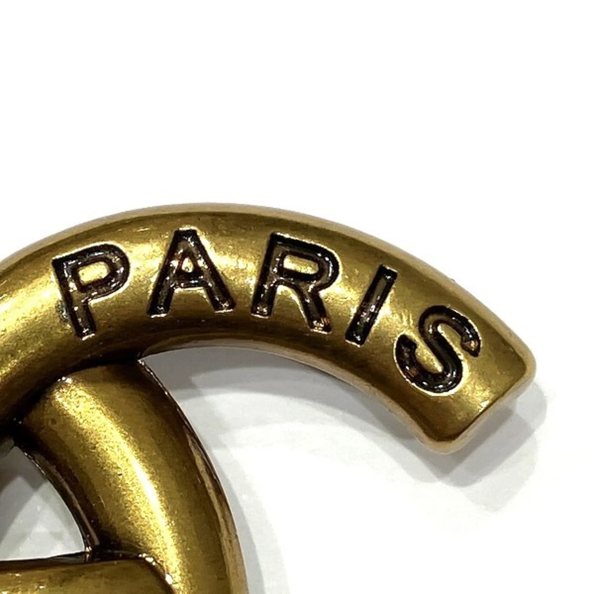 CC Logo Brooch Metal - Image 4