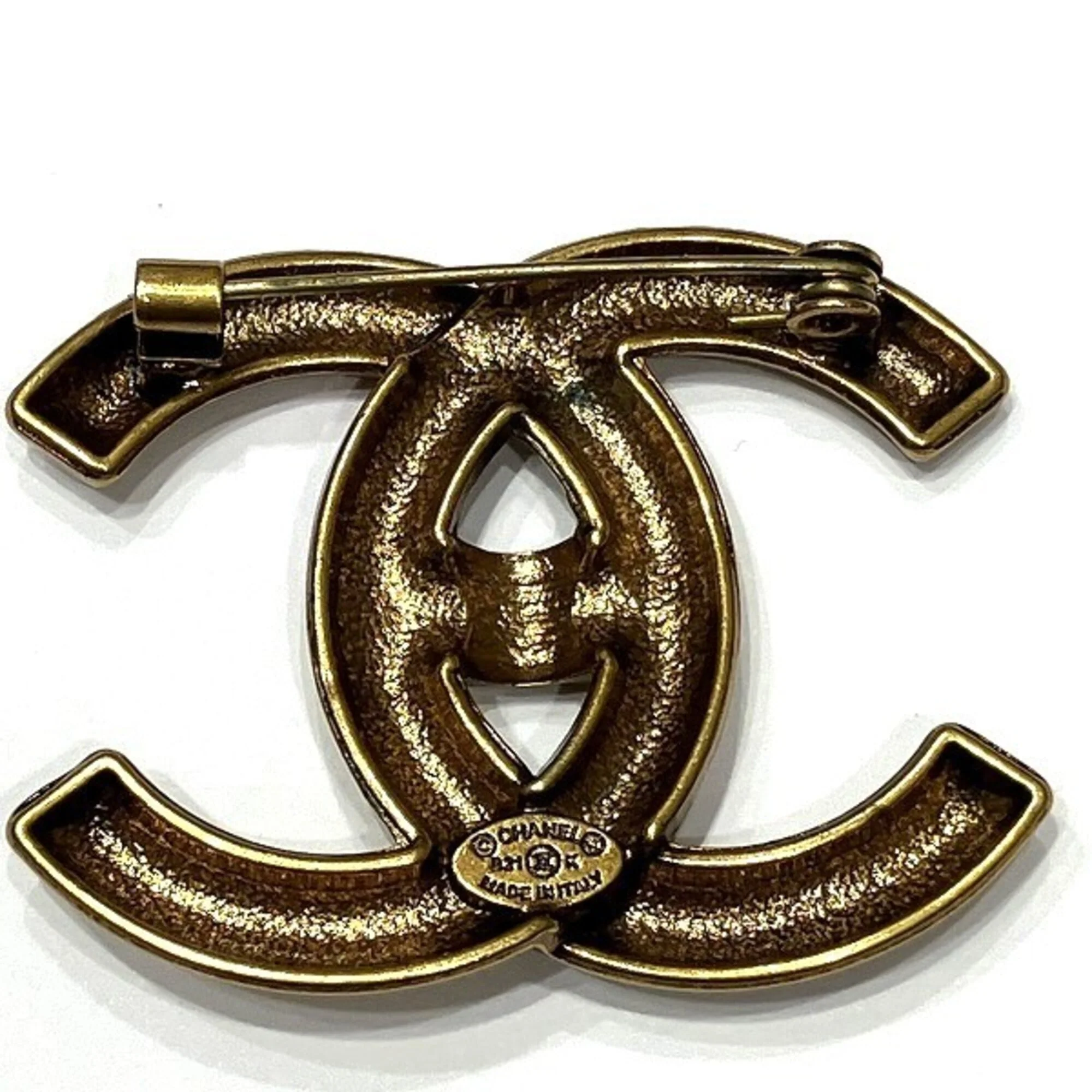 CC Logo Brooch Metal - Image 5