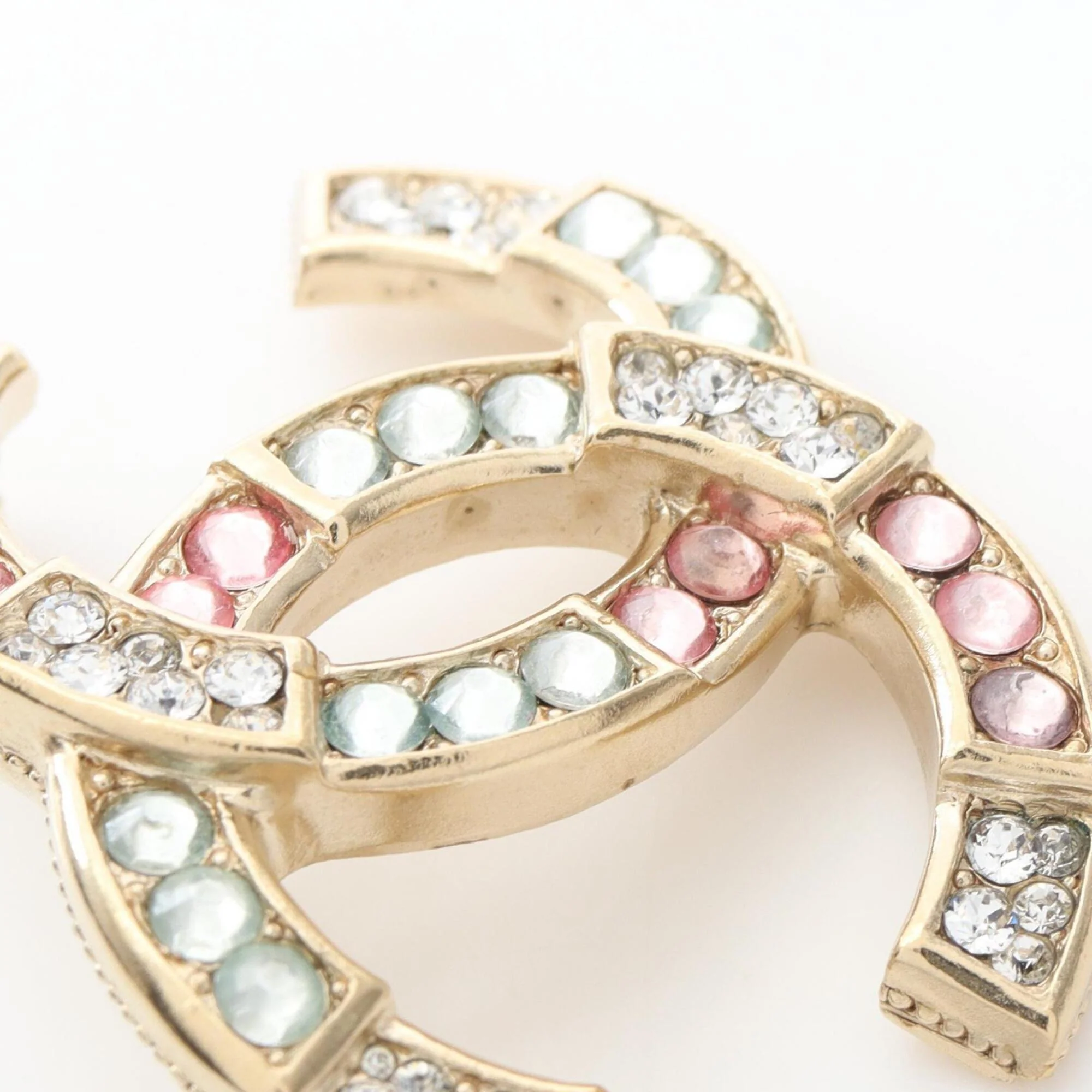 CC Logo Brooch Metal - Image 5