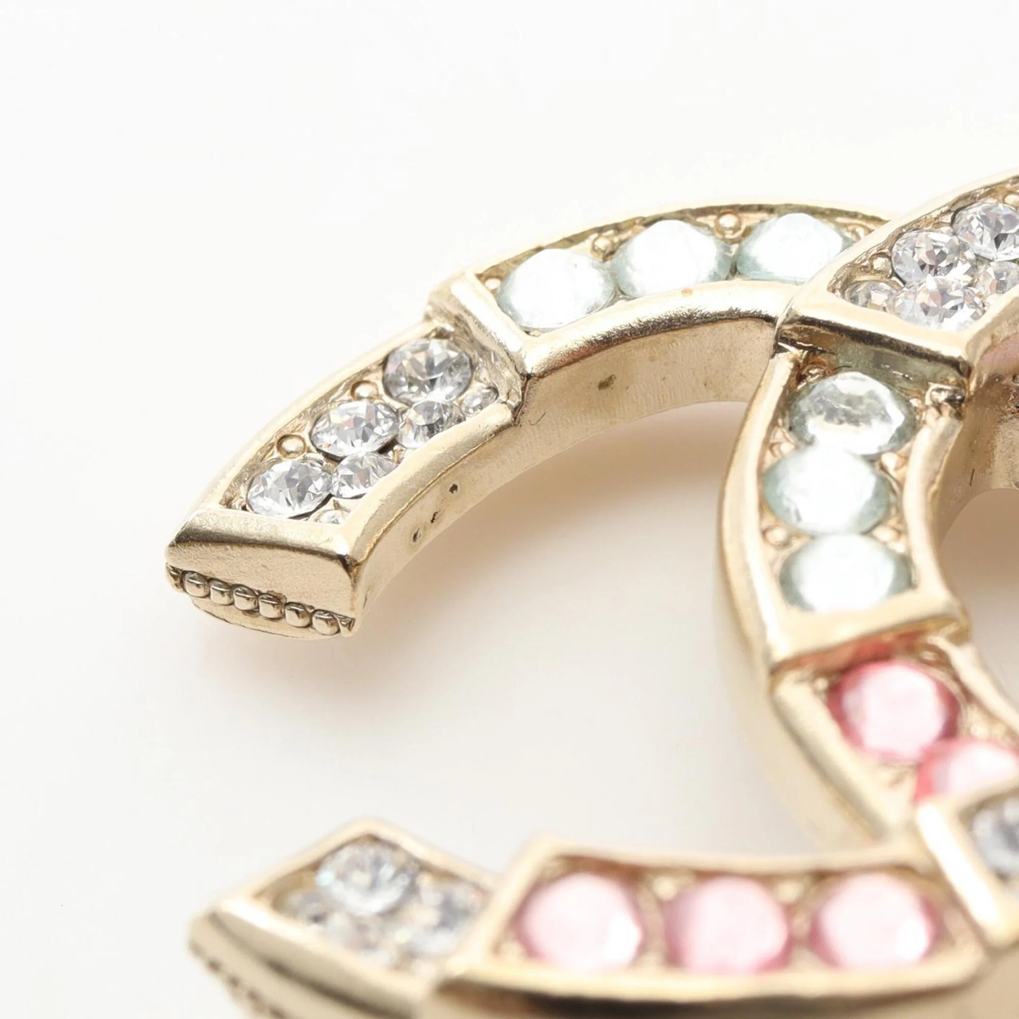CC Logo Brooch Metal - Image 6
