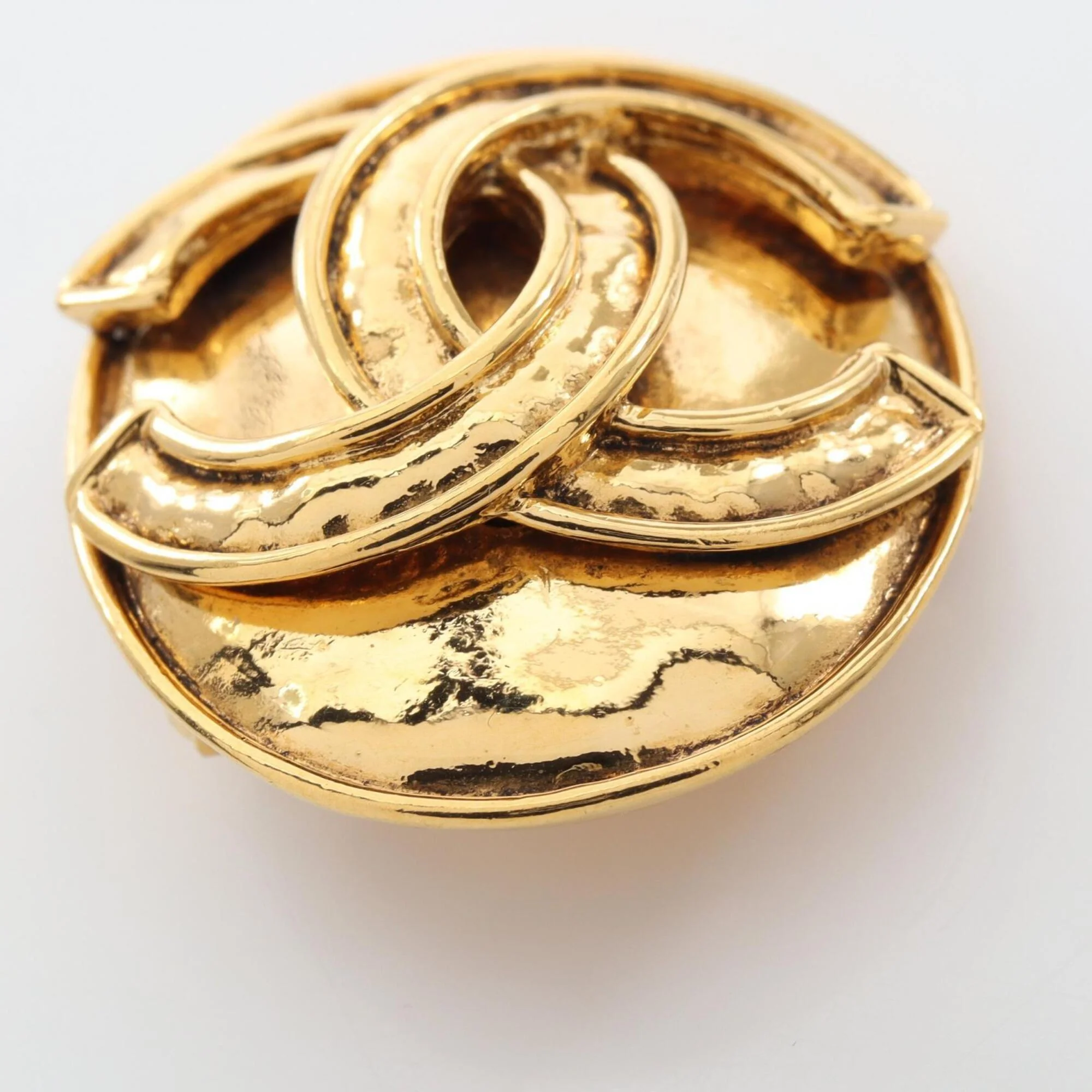 CC Logo Brooch Metal - Image 6