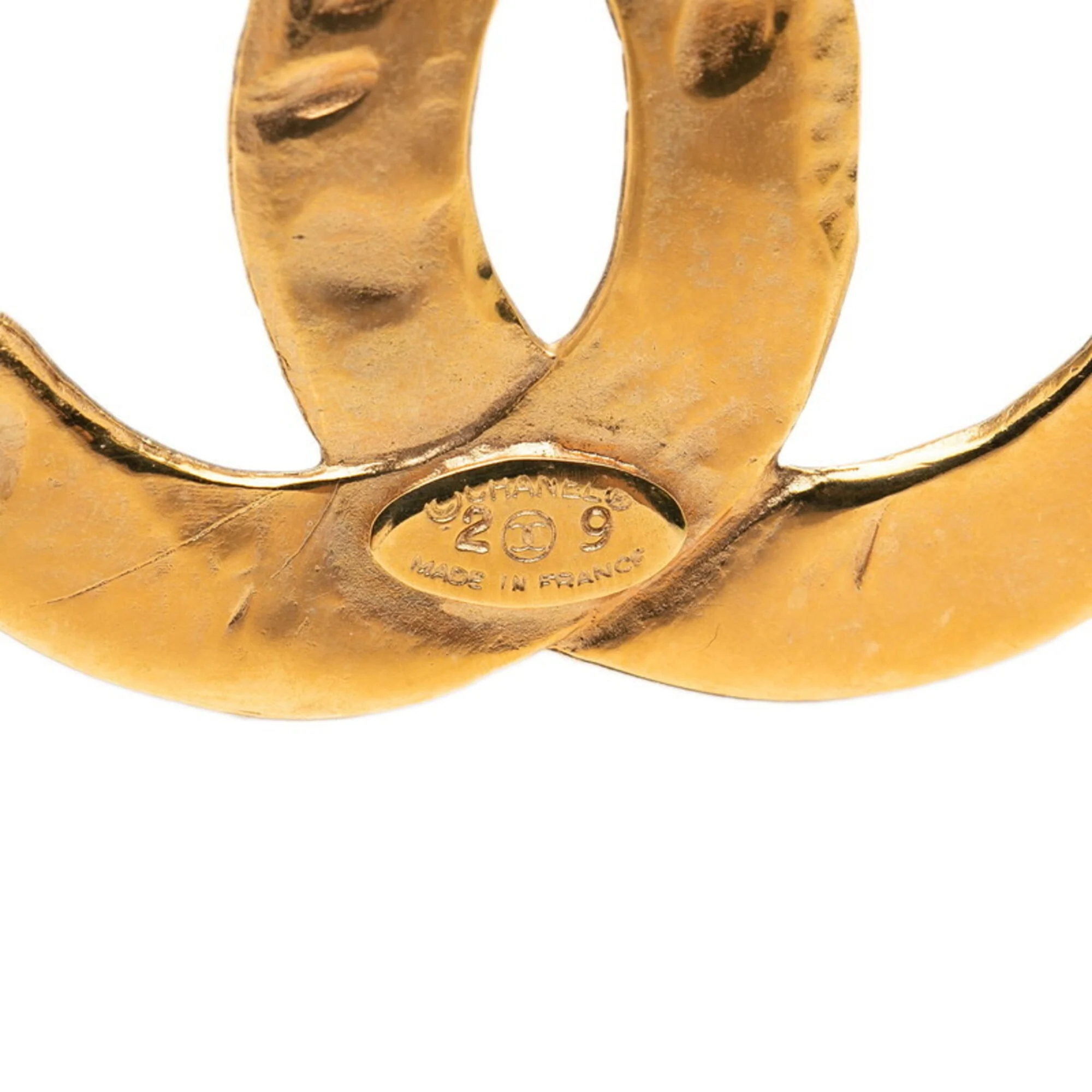 CC Logo Brooch Metal - Image 3