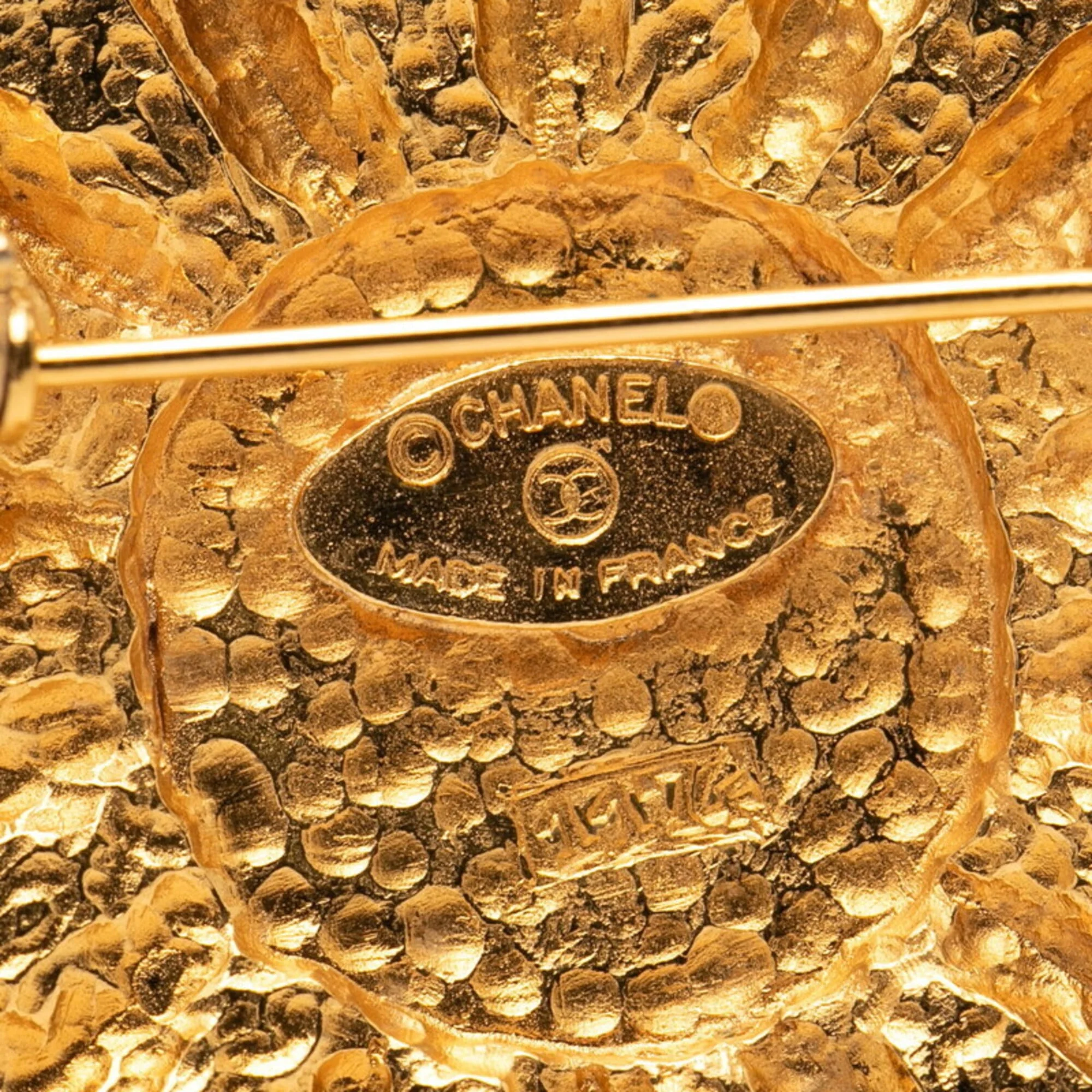 CC Logo Brooch Metal - Image 3
