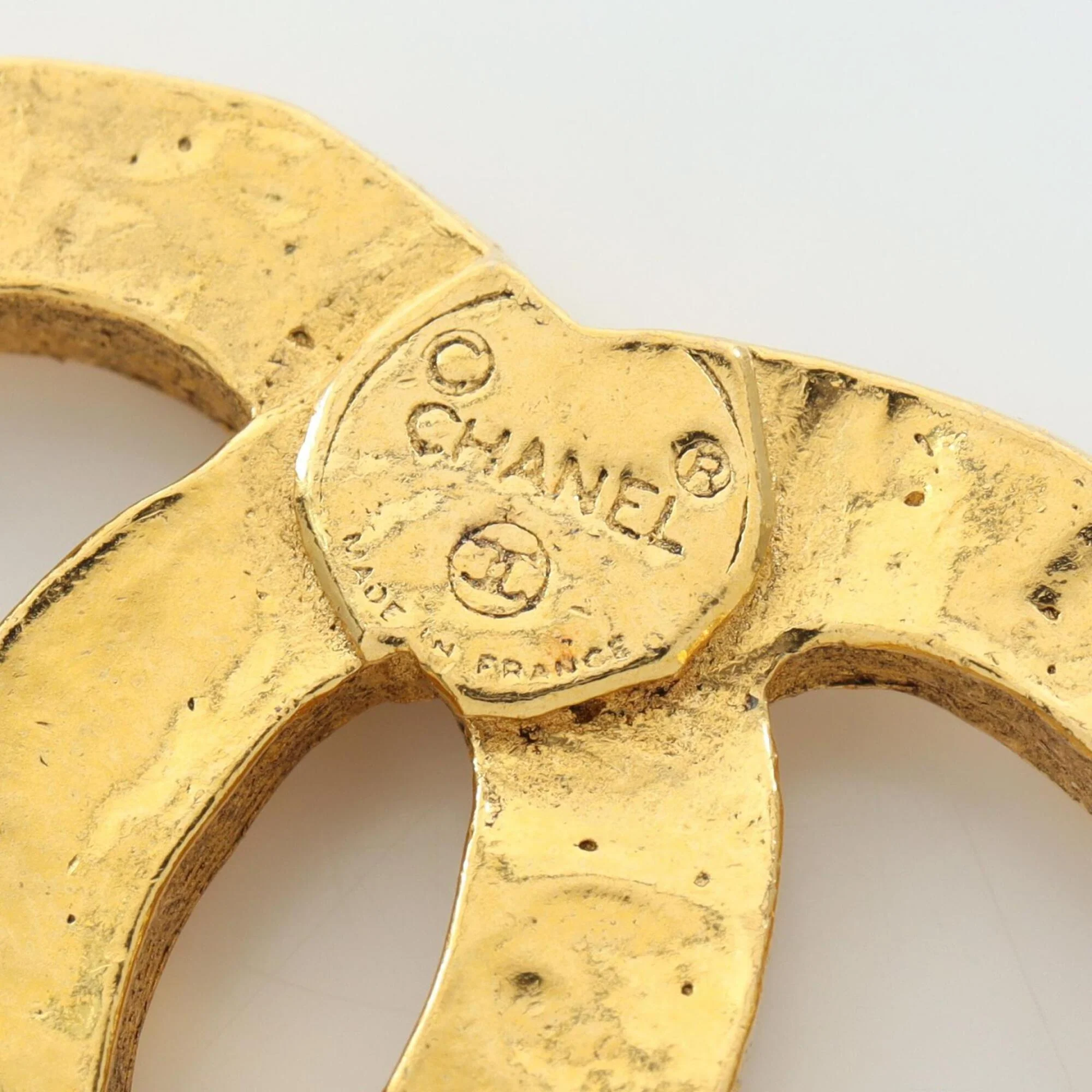 CC Logo Brooch Metal - Image 3