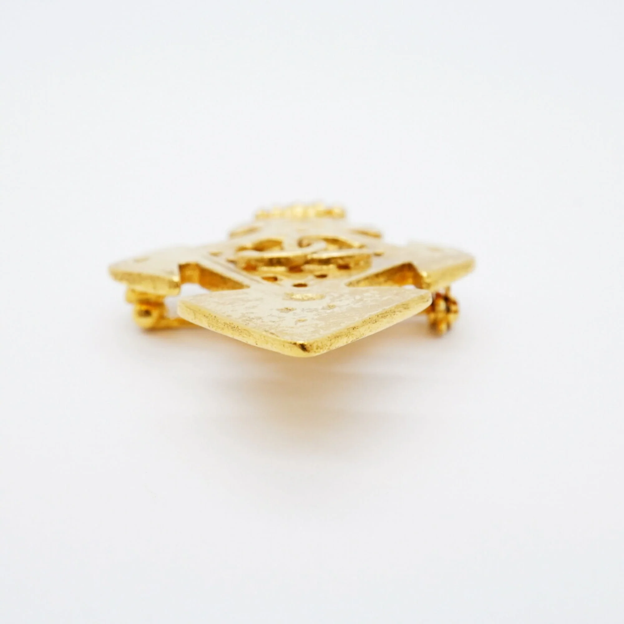 CC Logo Brooch Metal - Image 3