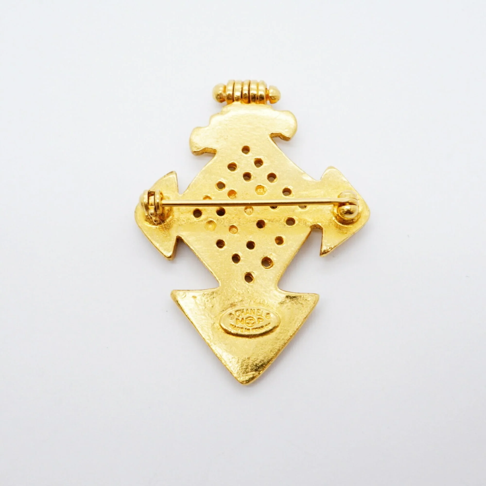 CC Logo Brooch Metal - Image 5