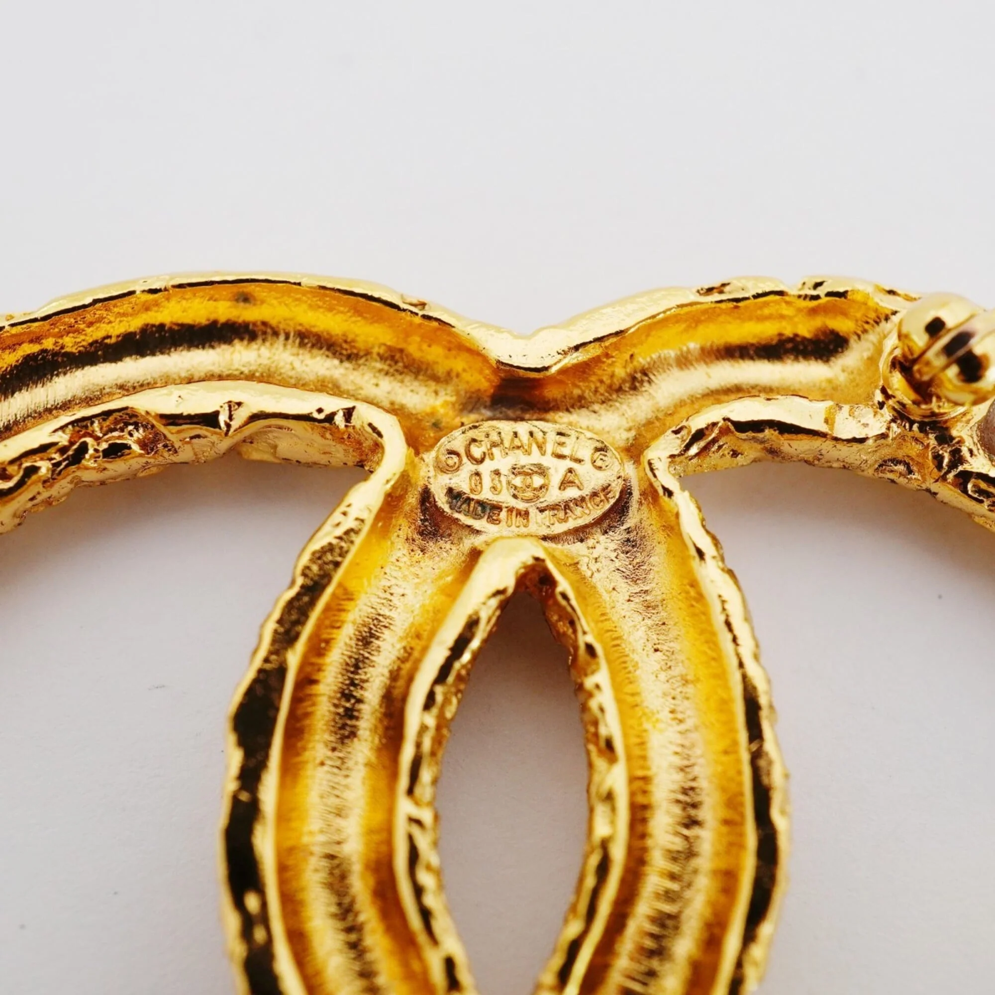 CC Logo Brooch Metal - Image 4
