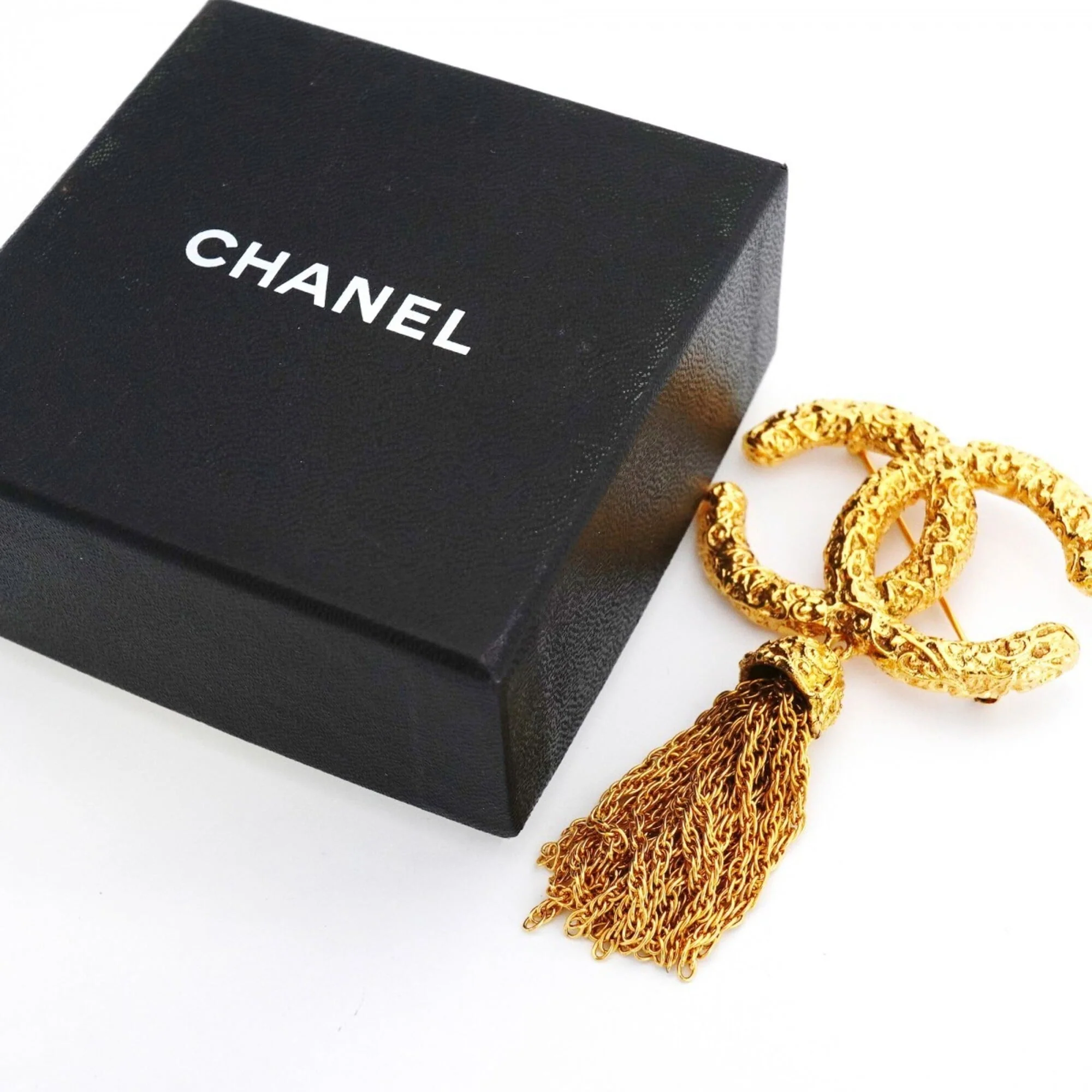 CC Logo Brooch Metal - Image 7