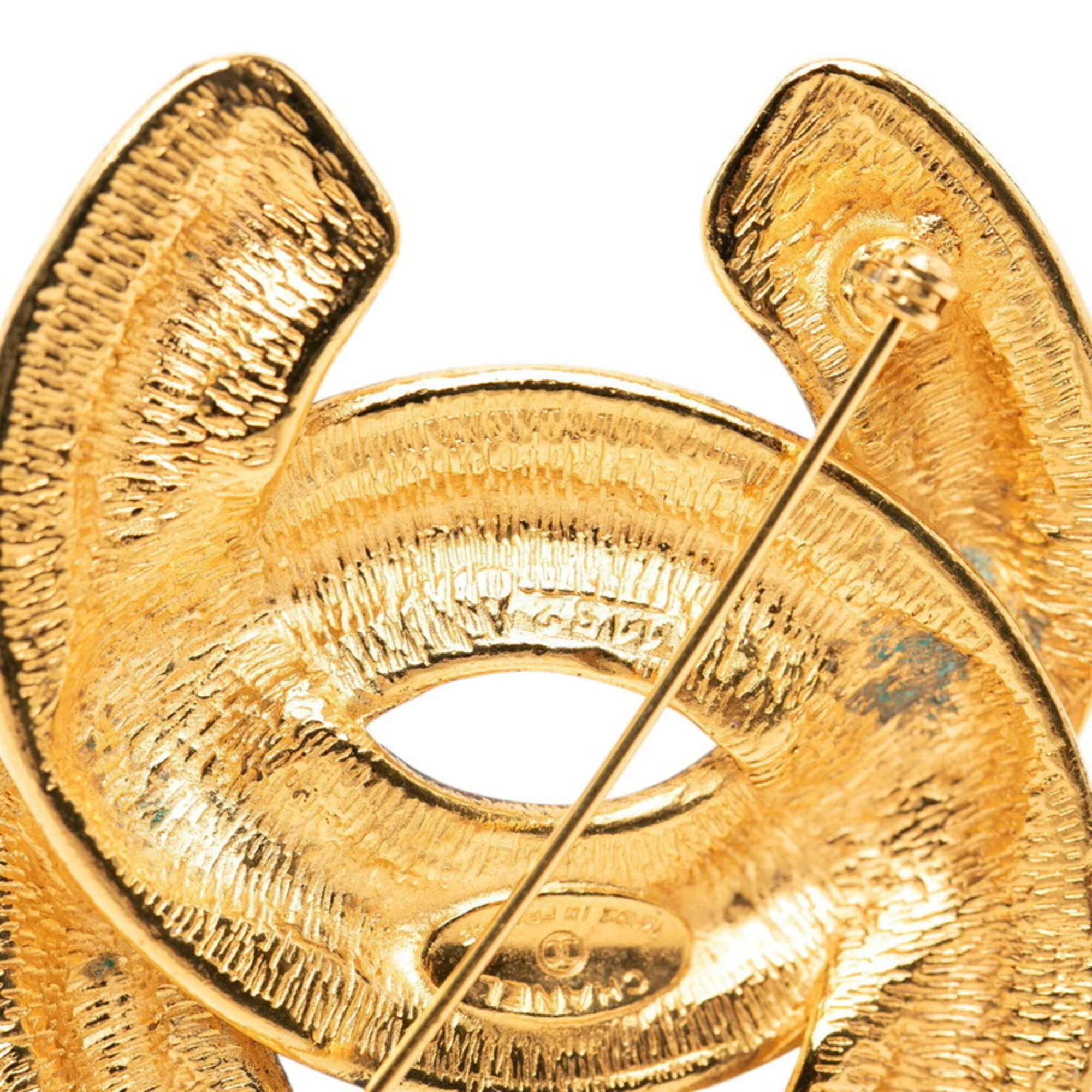 CC Logo Brooch Metal - Image 4