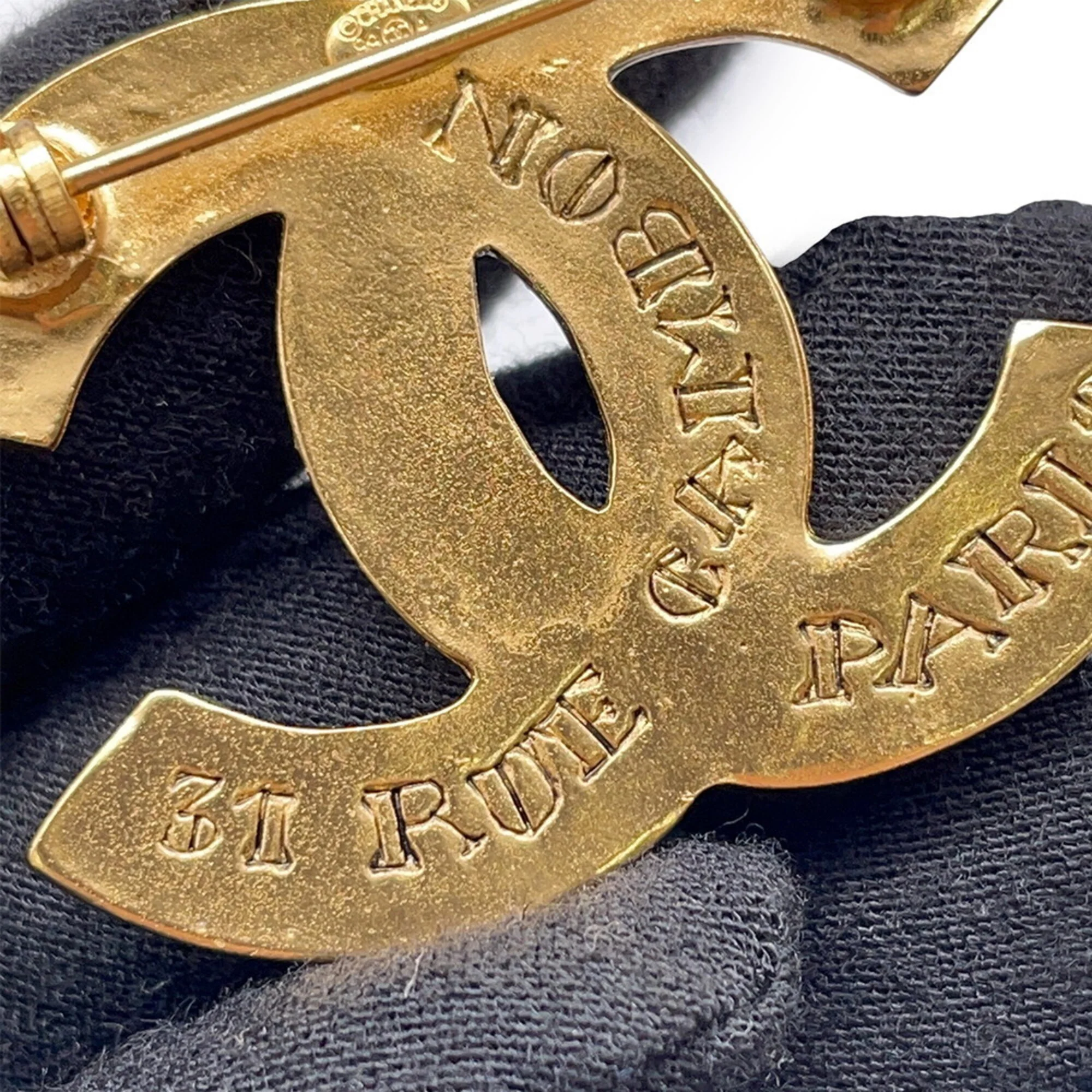 CC Logo Brooch Metal - Image 6