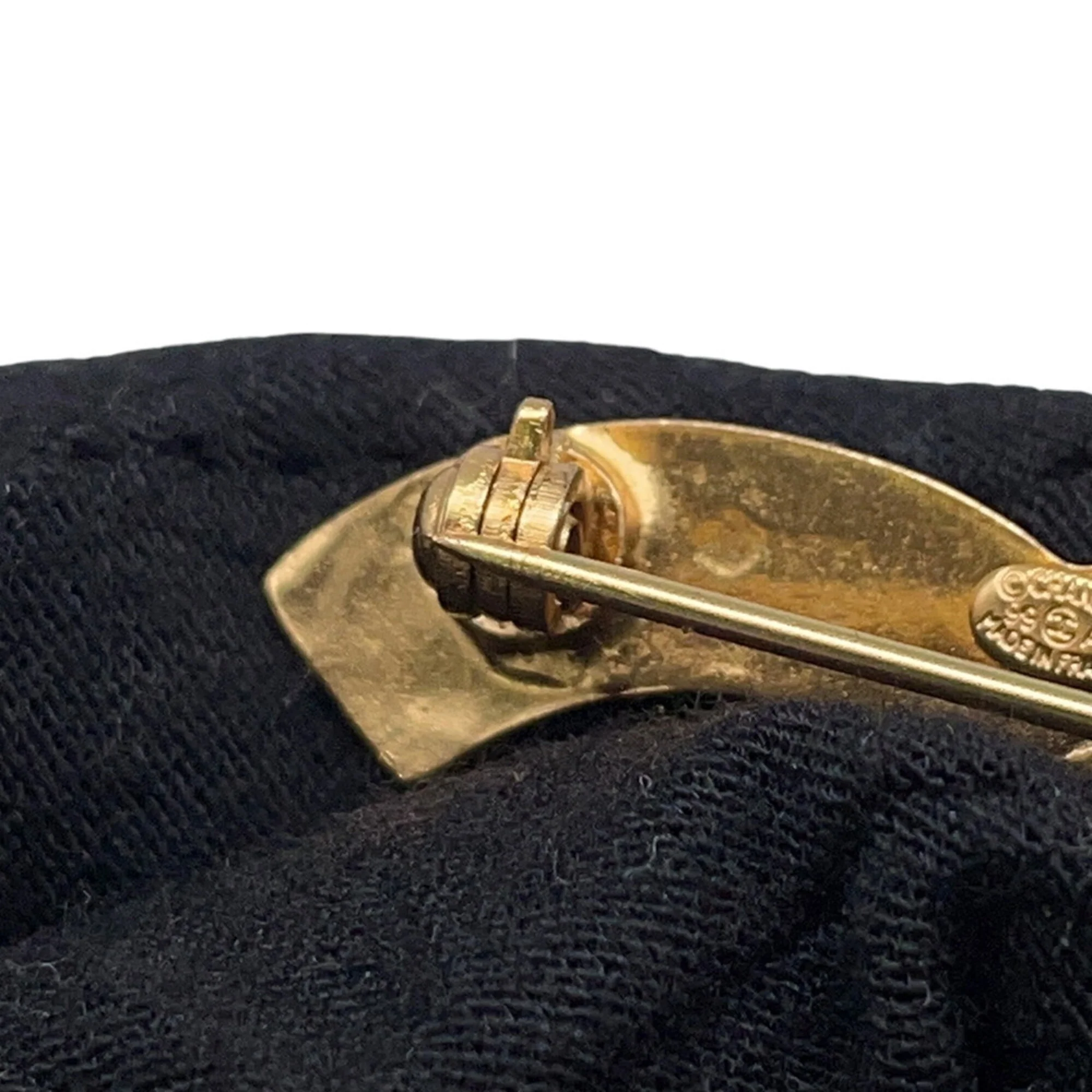 CC Logo Brooch Metal - Image 7