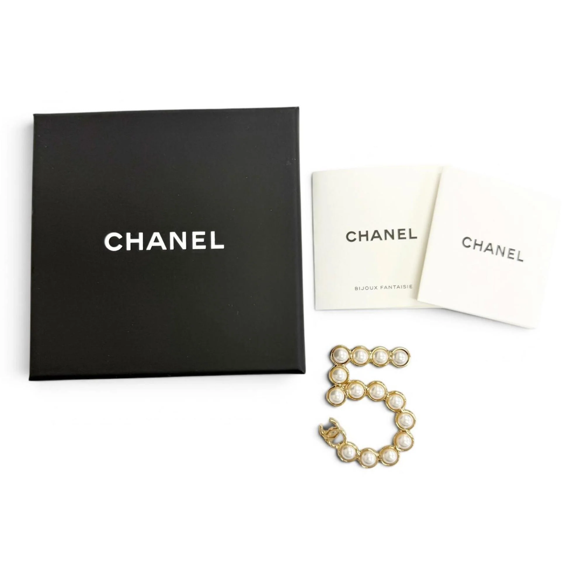 CC Logo Brooch Metal - Image 2