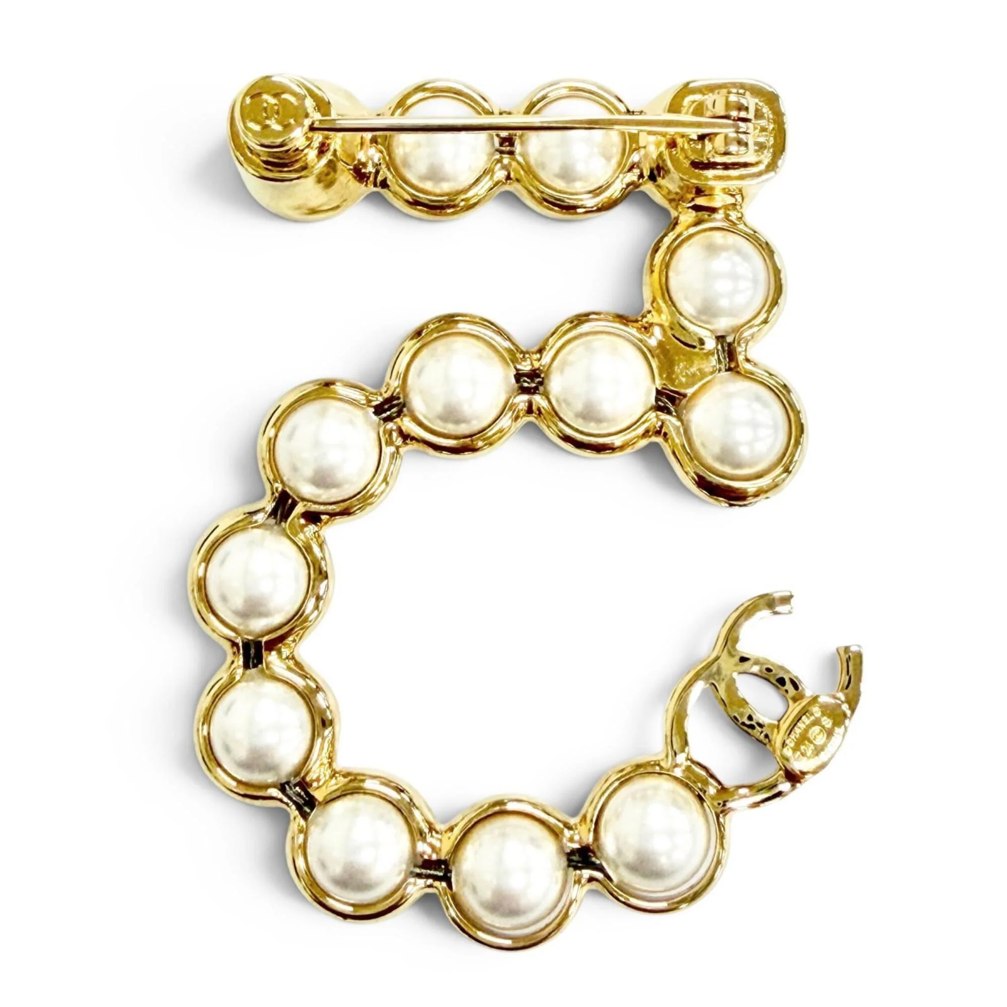 CC Logo Brooch Metal - Image 3