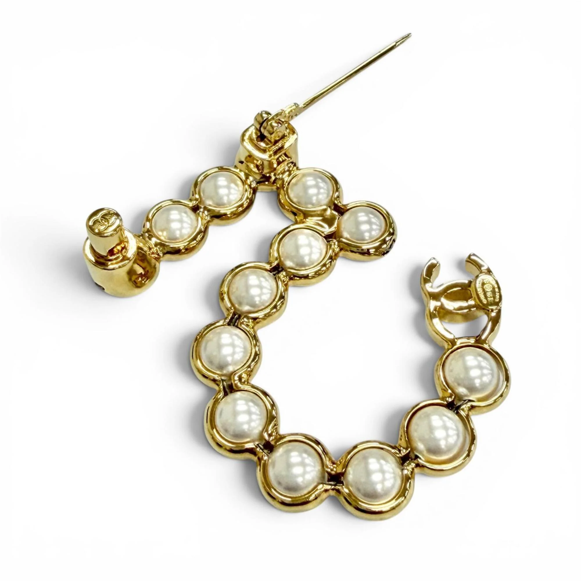 CC Logo Brooch Metal - Image 5