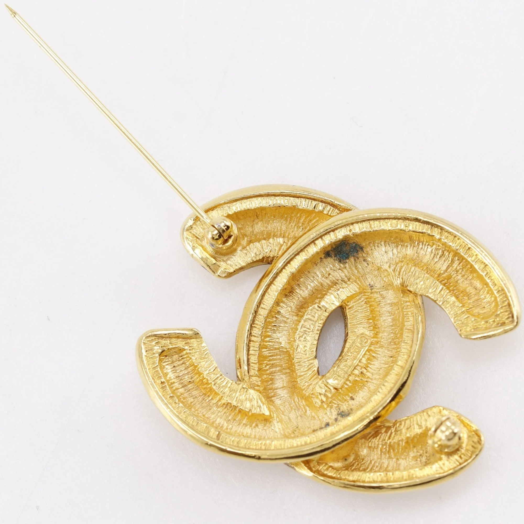 CC Logo Brooch Metal - Image 3