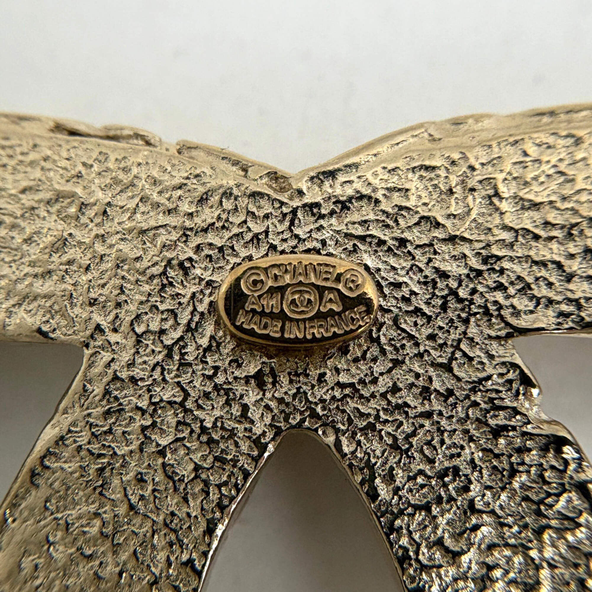 CC Logo Brooch Metal - Image 5