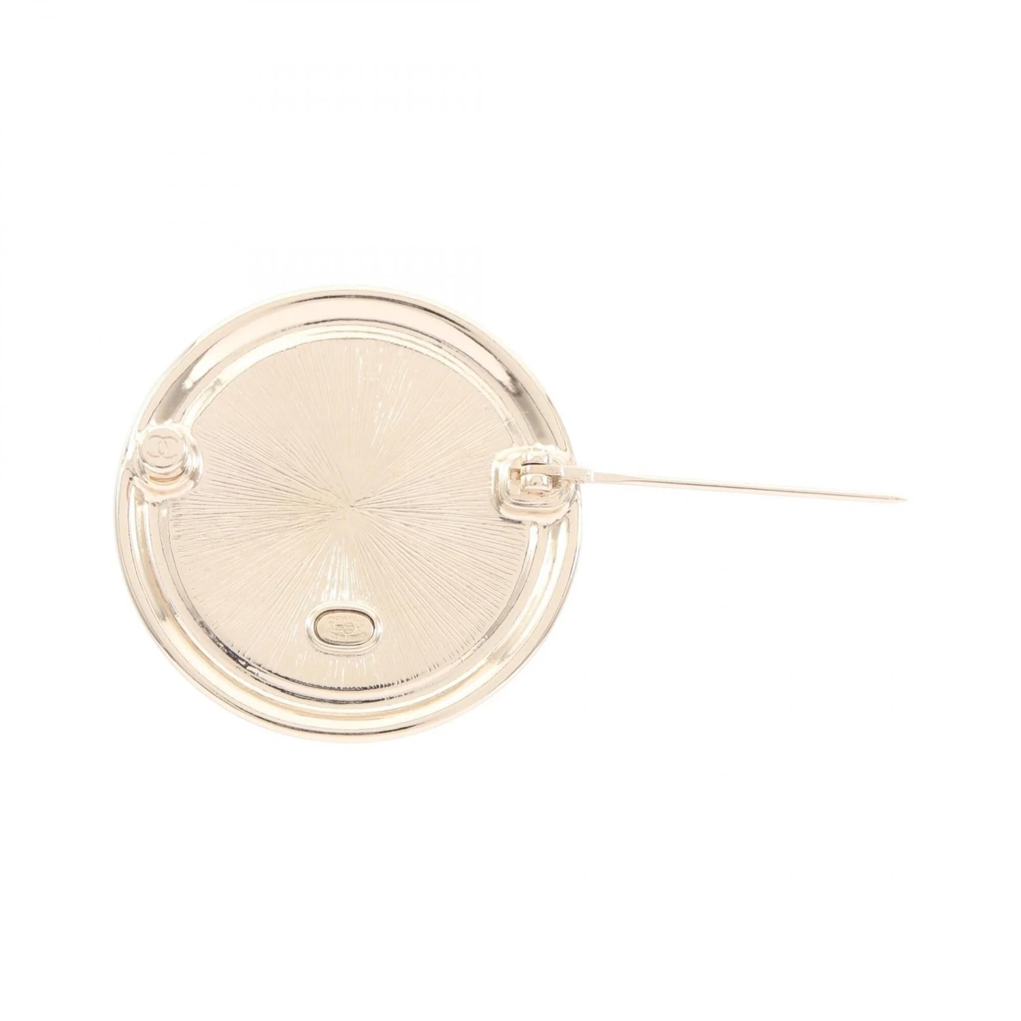 CC Logo Circle Brooch Metal - Image 2
