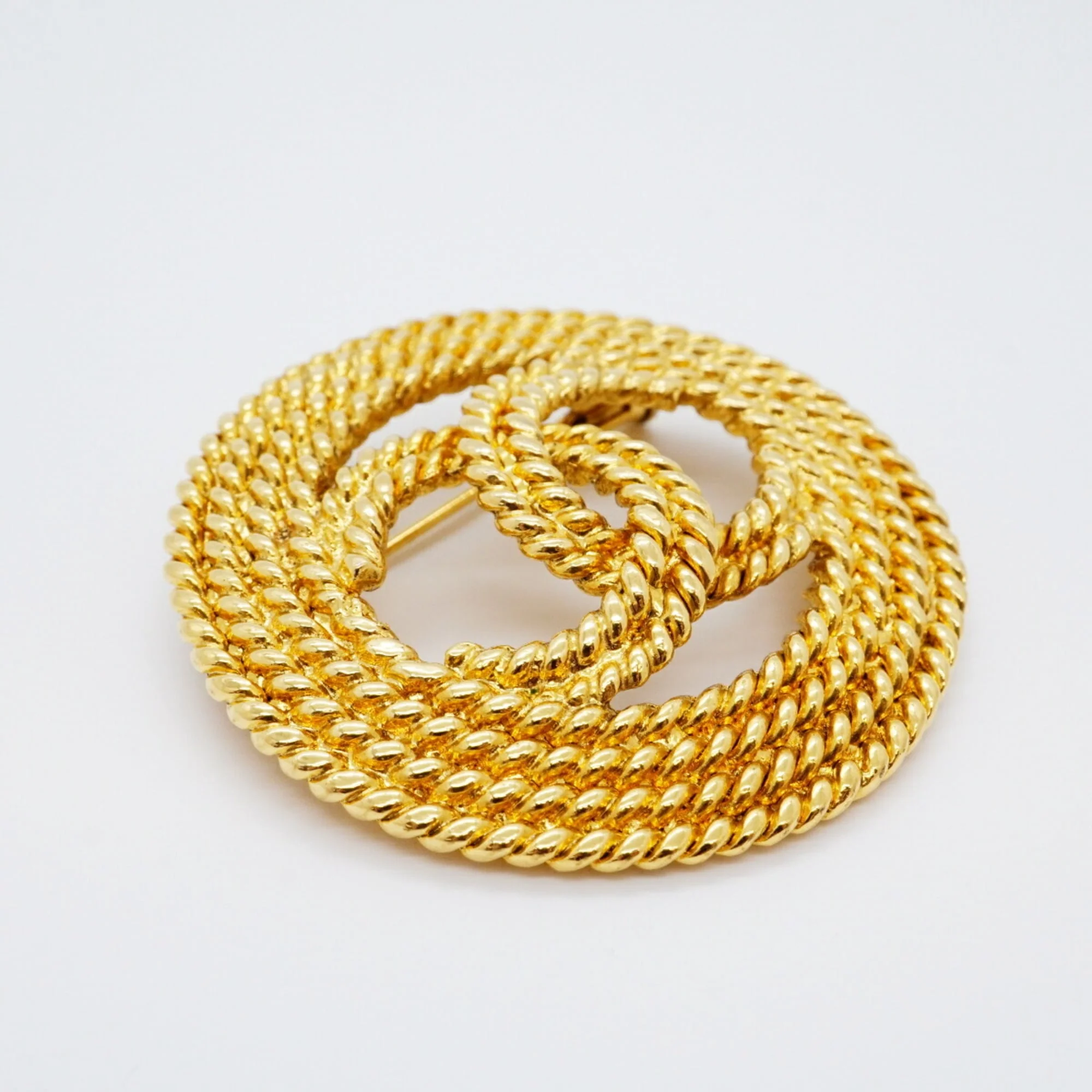 CC Logo Circle Brooch Metal - Image 2