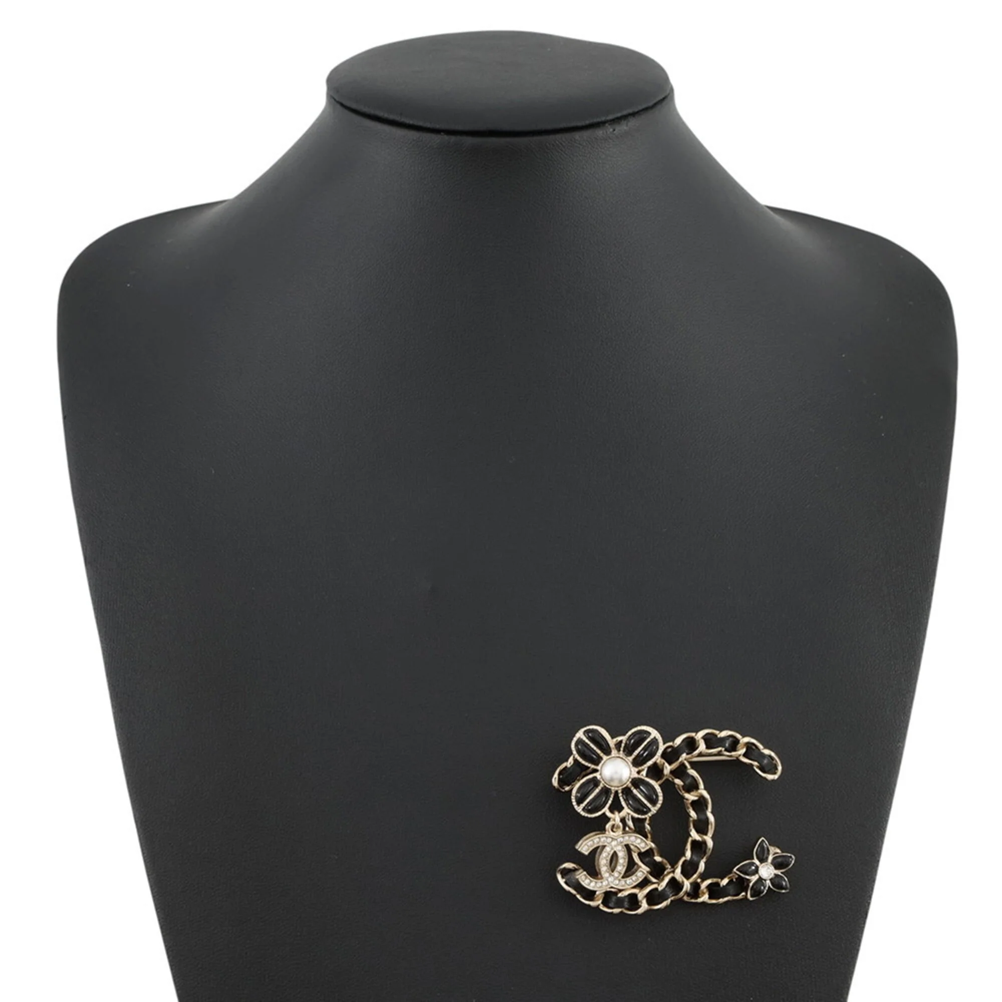 CC Logo Flower Brooch Metal - Image 4