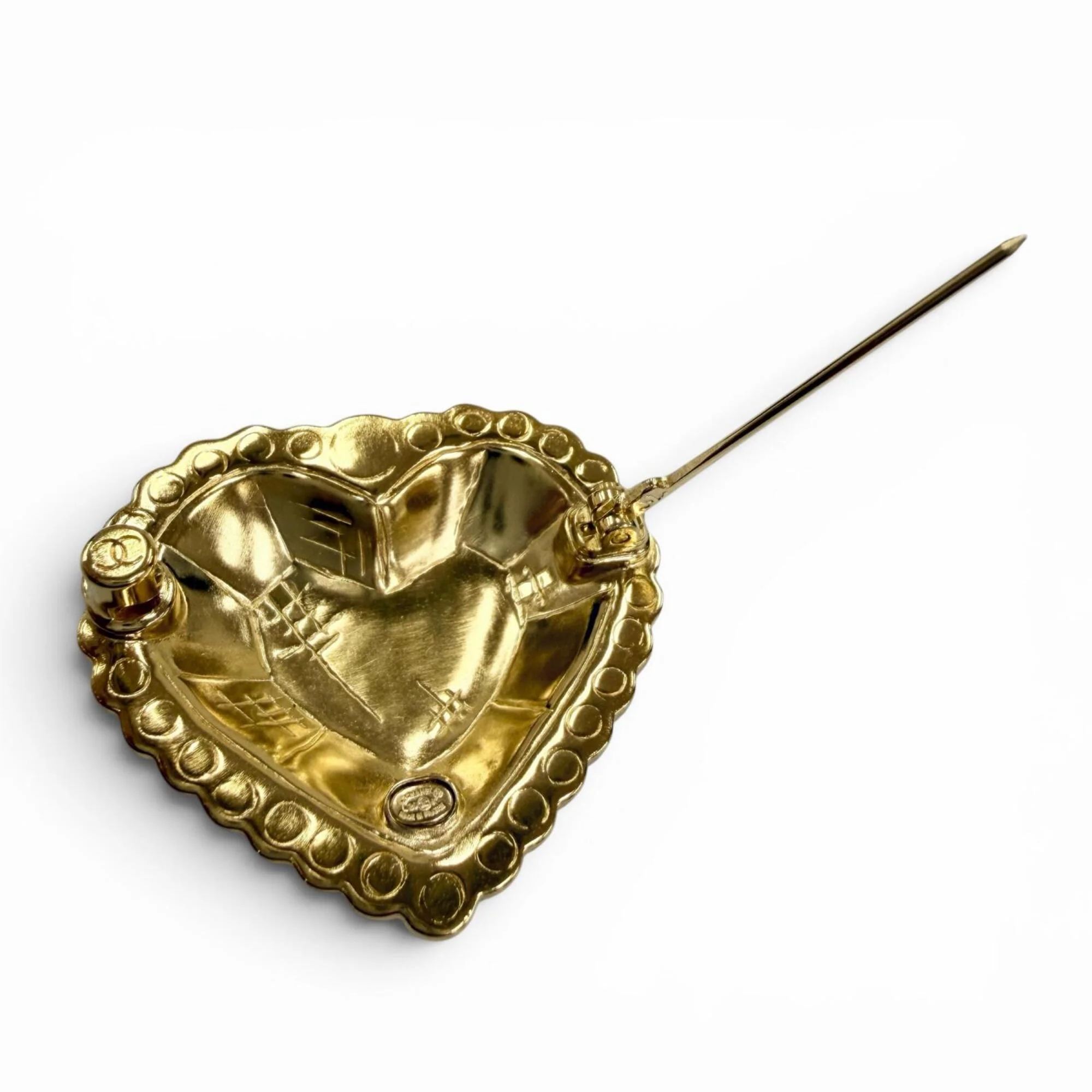 CC Logo Heart Brooch Metal - Image 6